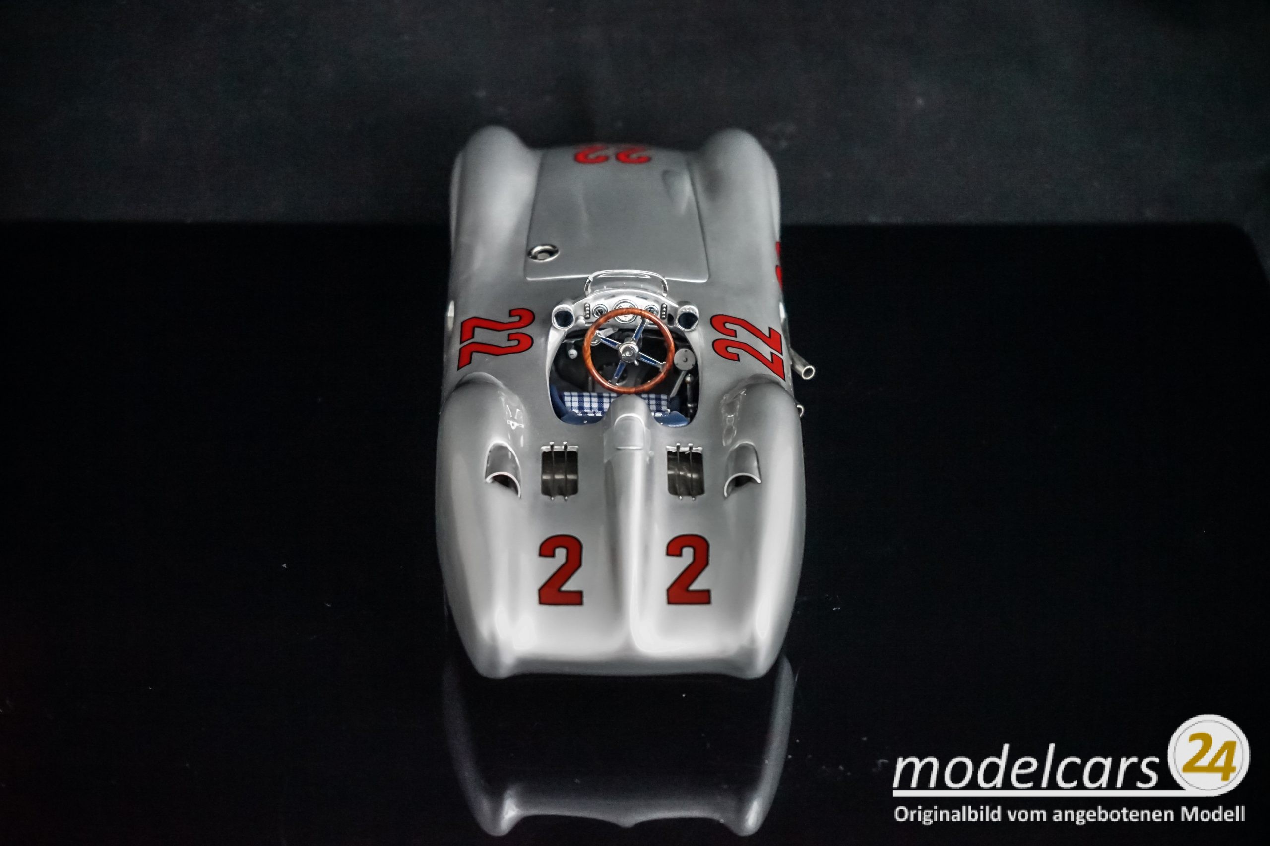 CMC Mercedes-Benz W196R Stromlinie, 1954, GP Frankreich #22 Hans Herrmann - 1/18 – Bild 4