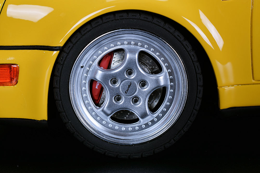 GT Spirit Porsche 911 964 Turbo S gelb 1994 1:8 - 1/8 – Bild 6