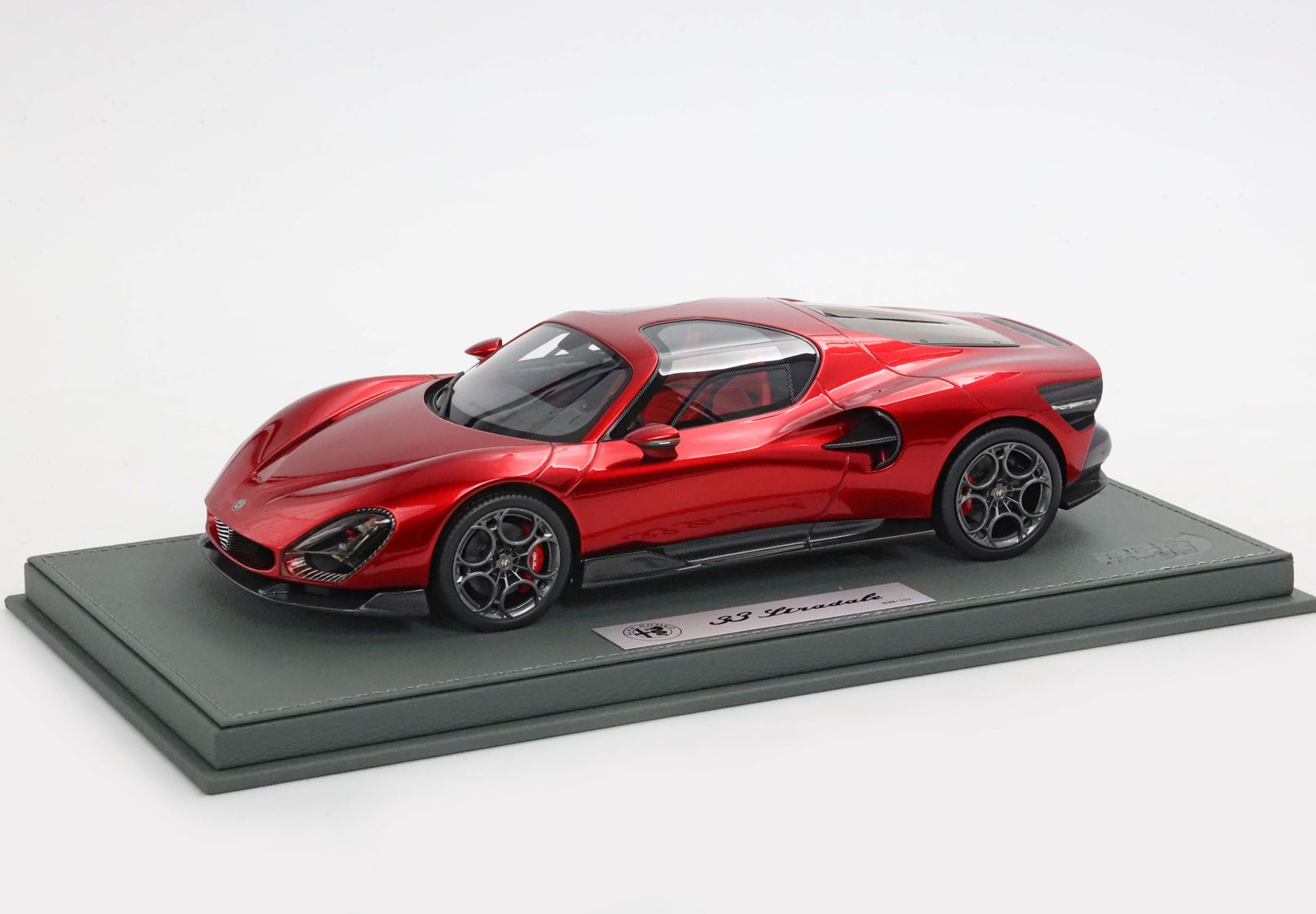 BBR Alfa Romeo 33 Stradale Red Villa D’Este - 1/18 - Image 4