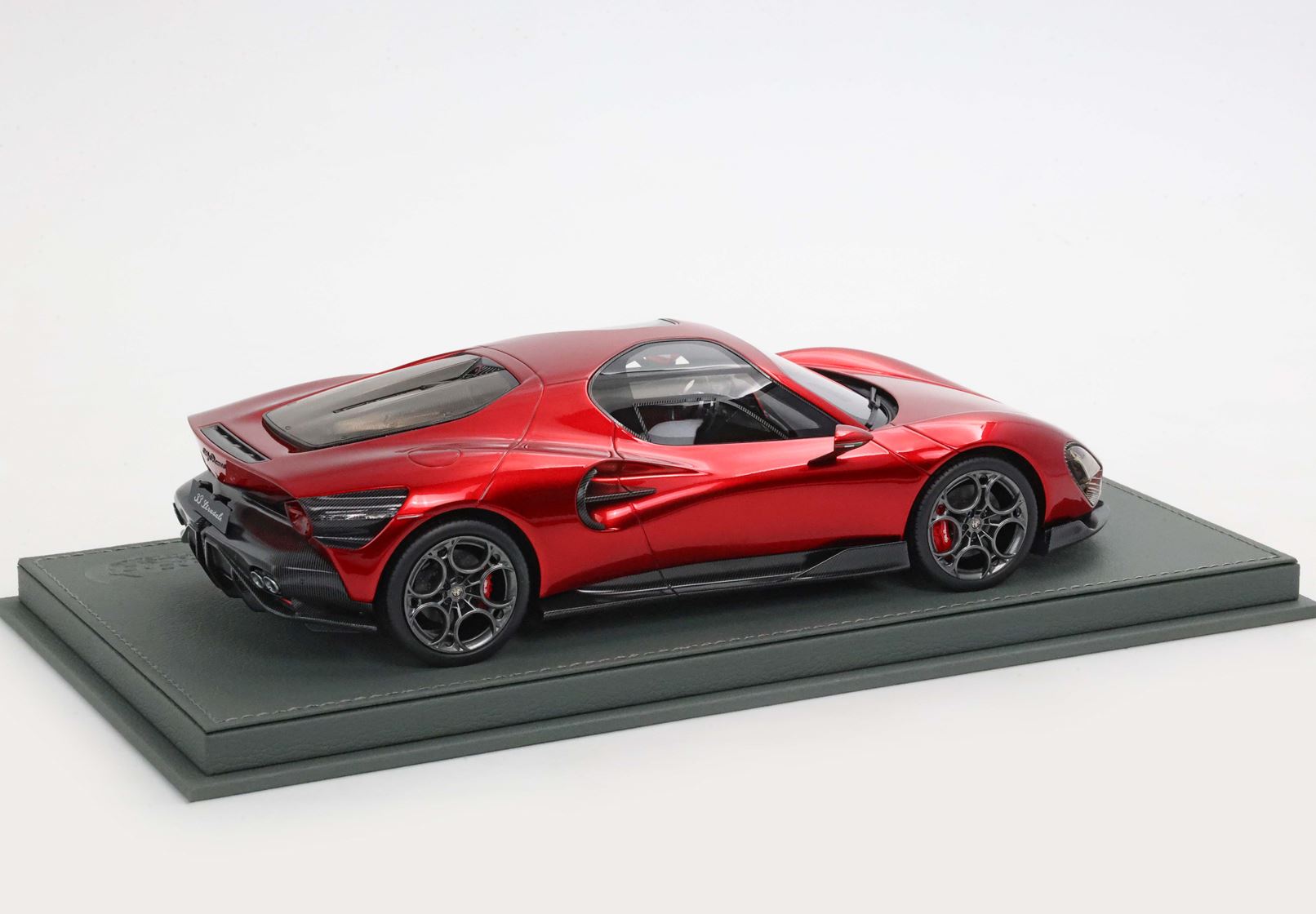 BBR Alfa Romeo 33 Stradale Red Villa D’Este - 1/18 - Image 3