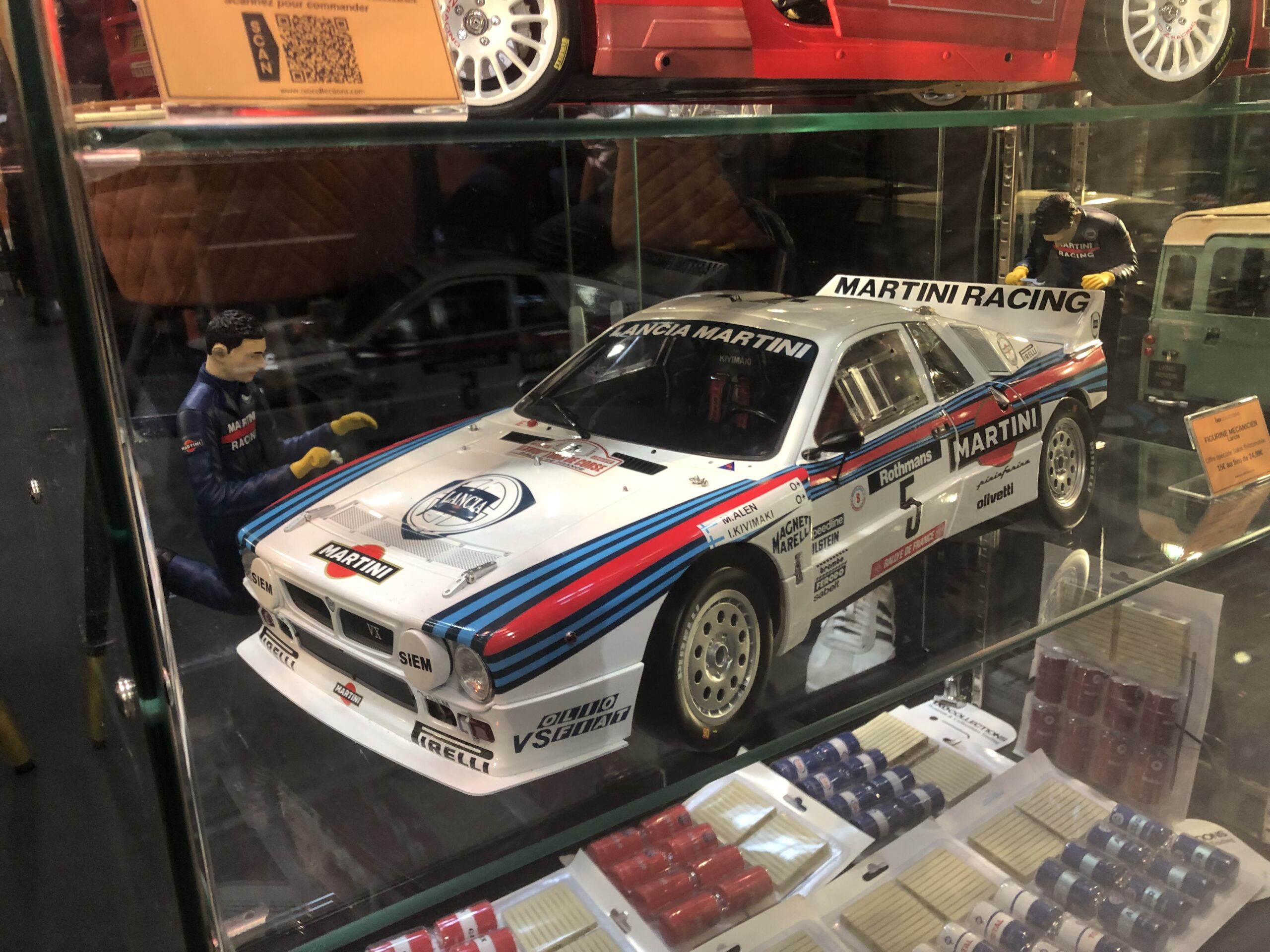 IXO ランチア 037 ラリーキット 1:8