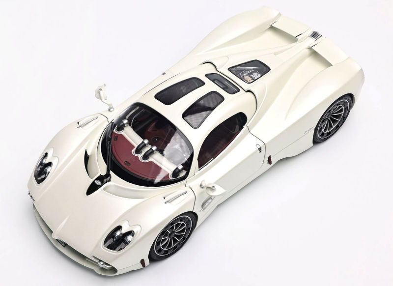 LCD Models Pagani Utopia Pearl White - 1/18 - Imagen 10