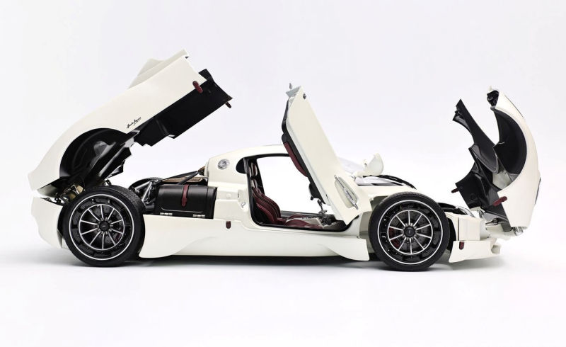 LCD Models Pagani Utopia Pearl White - 1/18 - Imagen 8