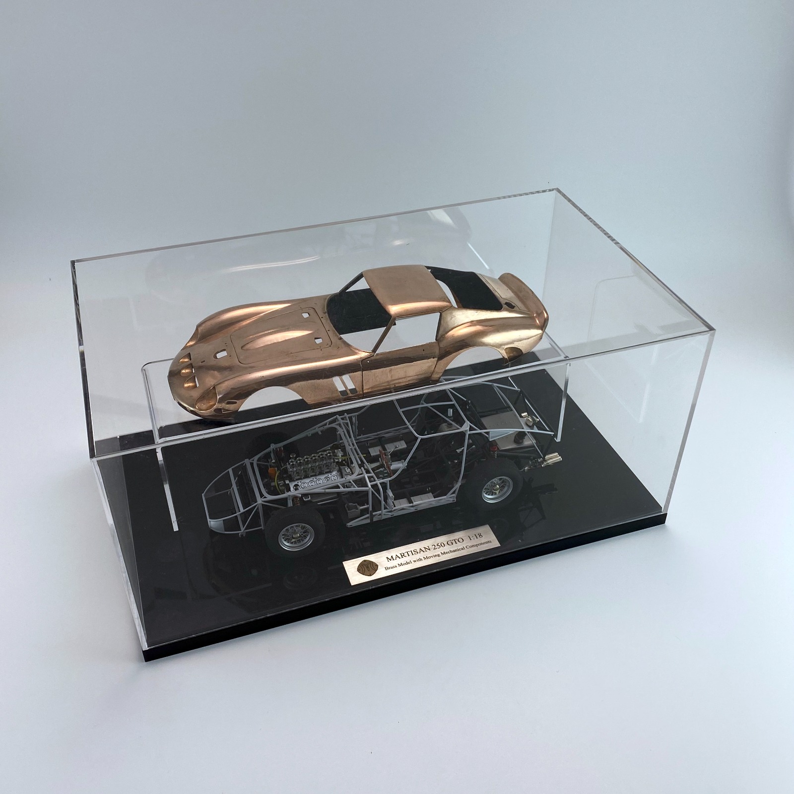 Martisan Ferrari 250 GTO clear finish mit Fahrgestell - 1/18 - Image 3