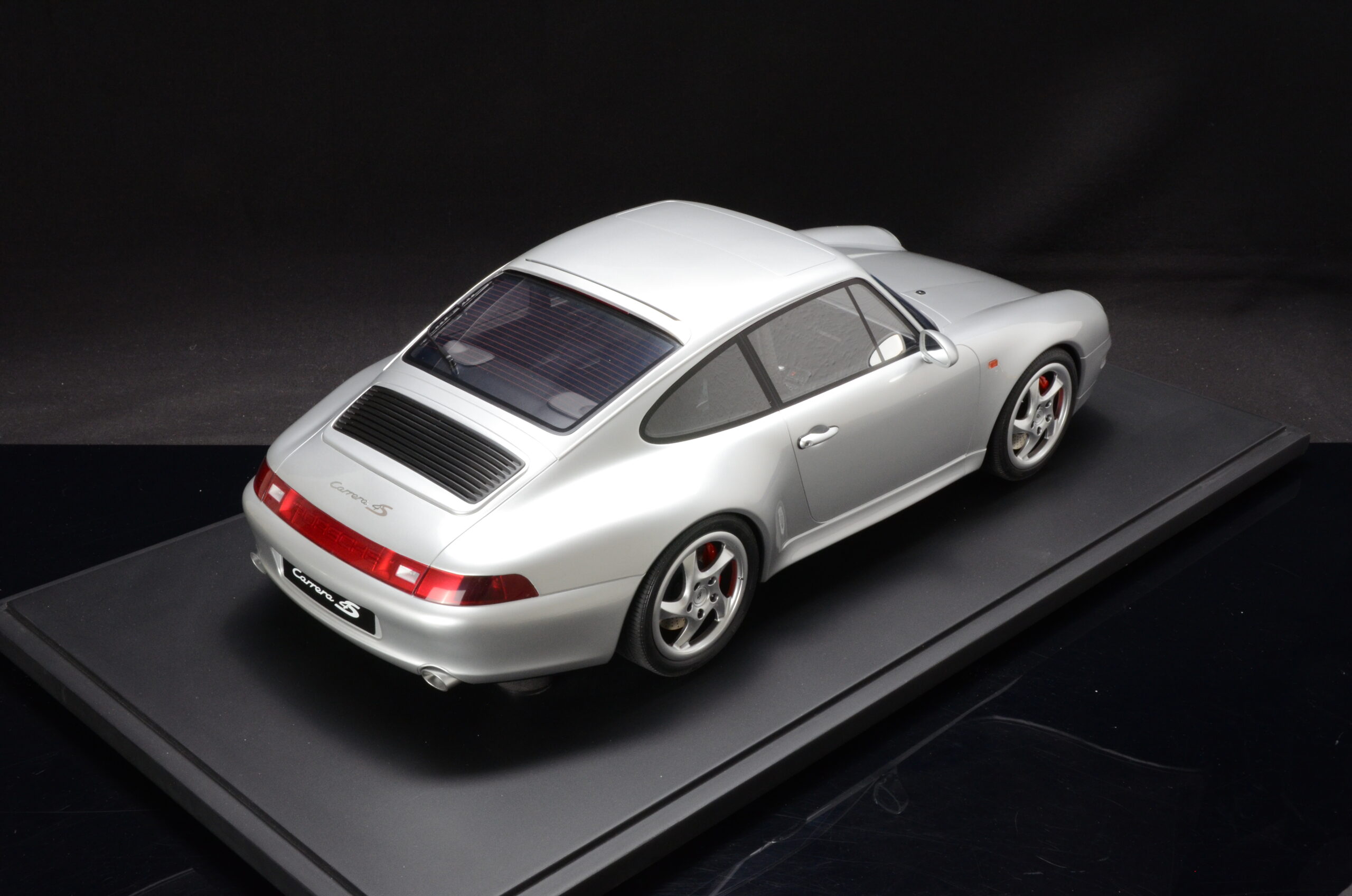 GTスピリット ポルシェ911 [993] カレラ4s