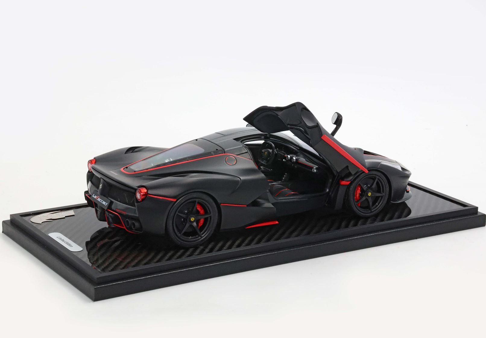 BBR Ferrari LaFerrari Matt black with red stripes - 1/18 - Imagen 3
