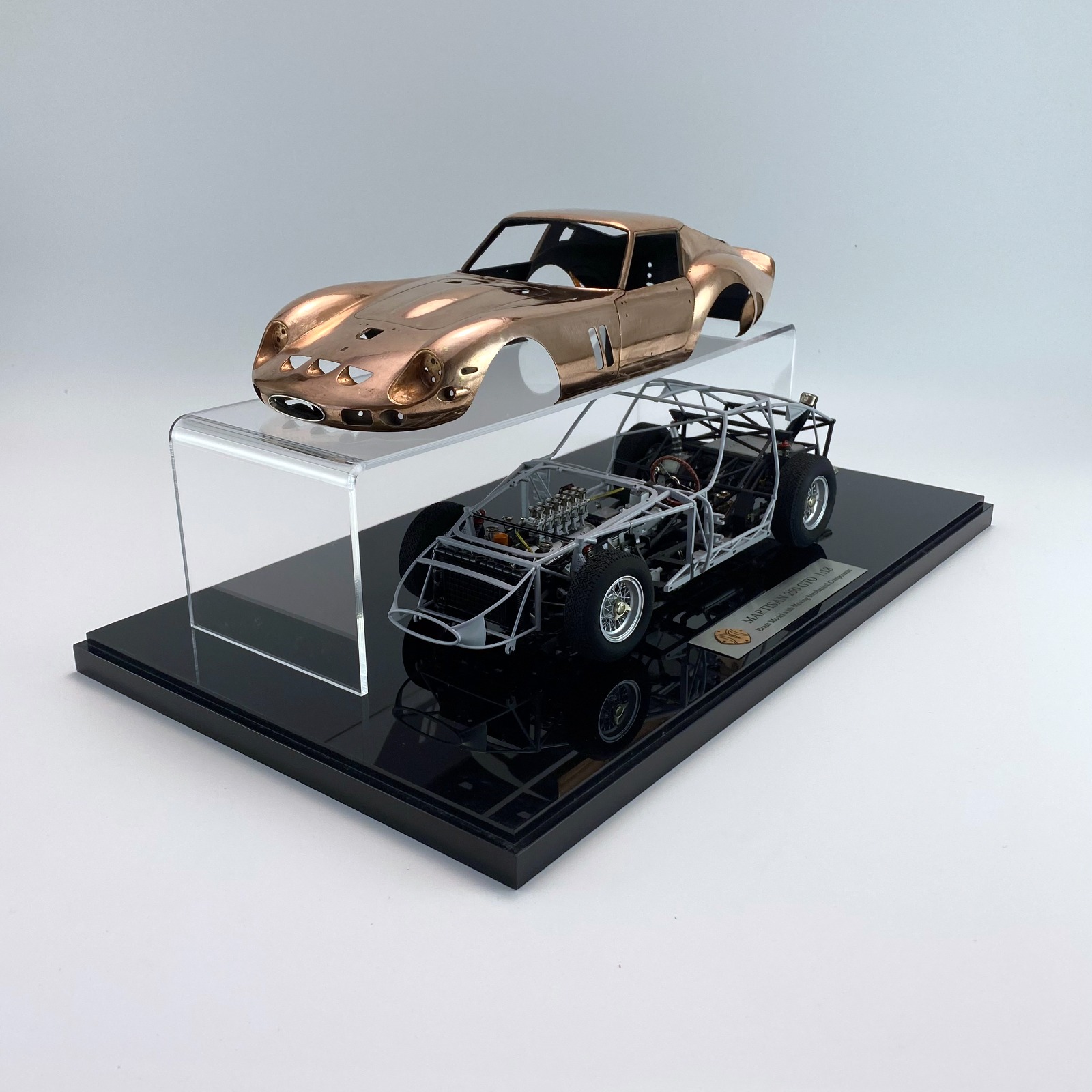 Martisan Ferrari 250 GTO clear finish avec châssis