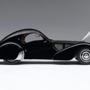 Amalgame BUGATTI Type 57SC Atlantic - "La Voiture Noire" (1936) | Édition limitée 1:8 - 1/8