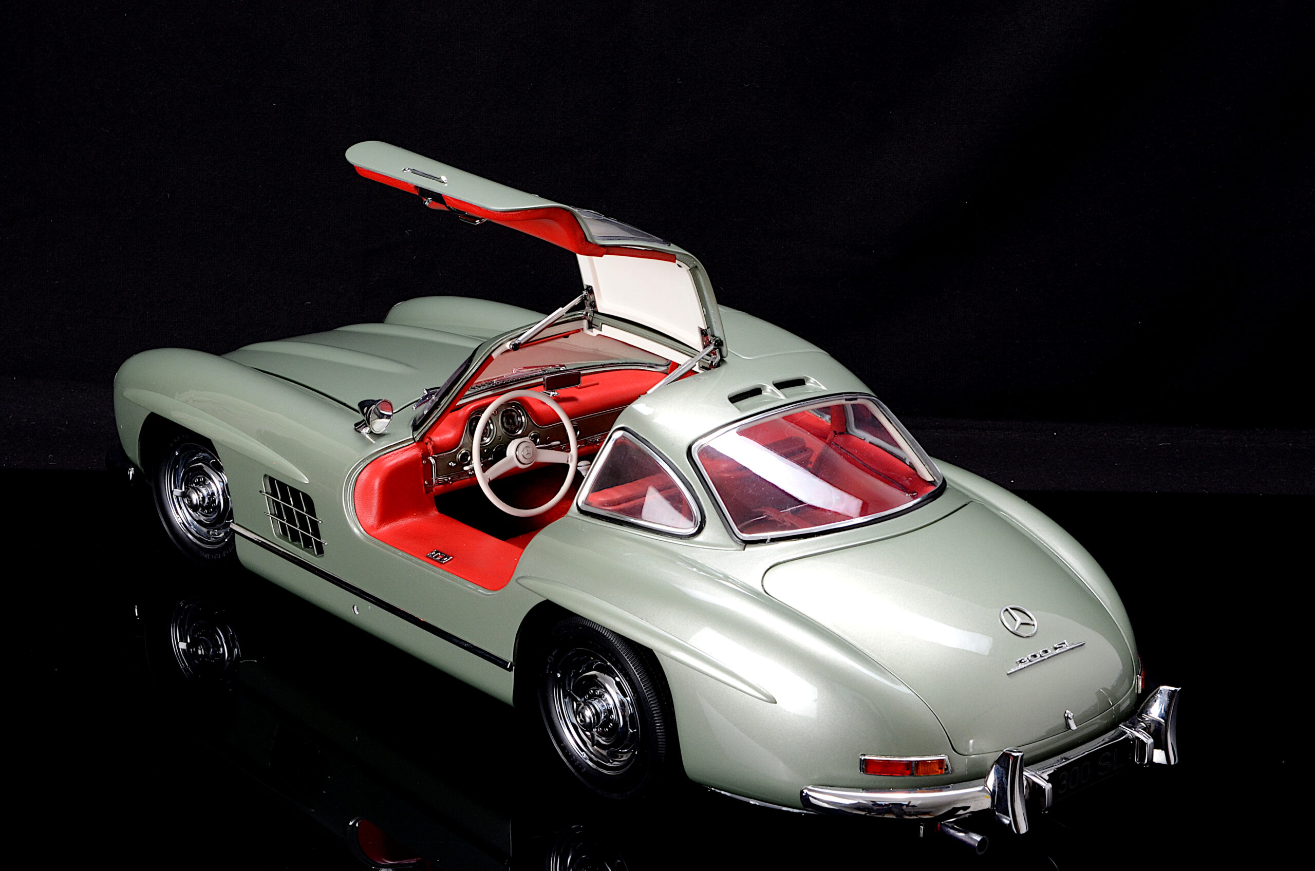 Mercedes 300 SL hellgrün Fertigmodell 1:8 massgeschneidert - 1/8 - 画像7