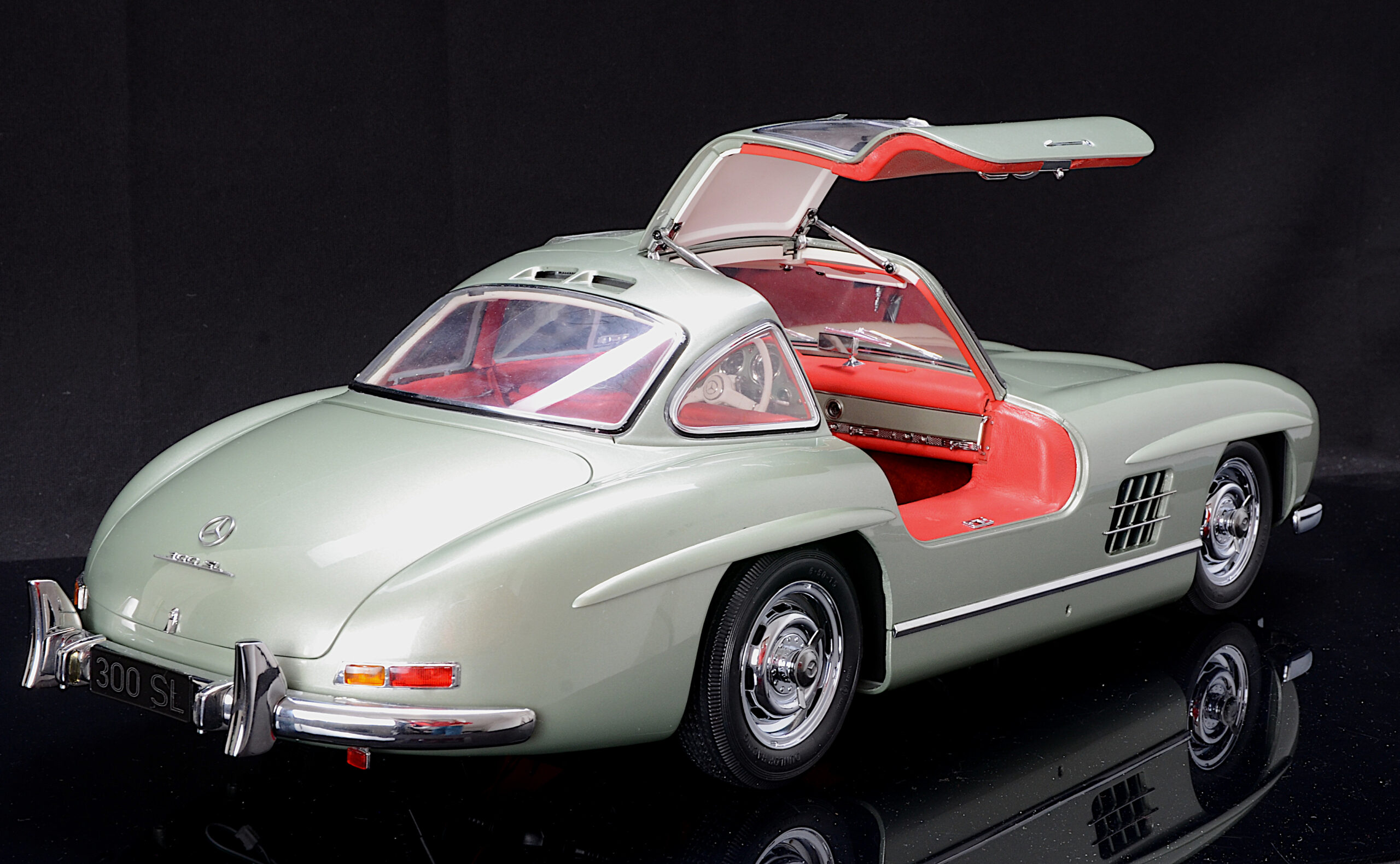 IXO Mercedes 300 SL verchrome Felgen im Tausch - 1/8 - صورة IXO Mercedes 300 SL verchrome Felgen im Tausch - 1/8 - صورة 4