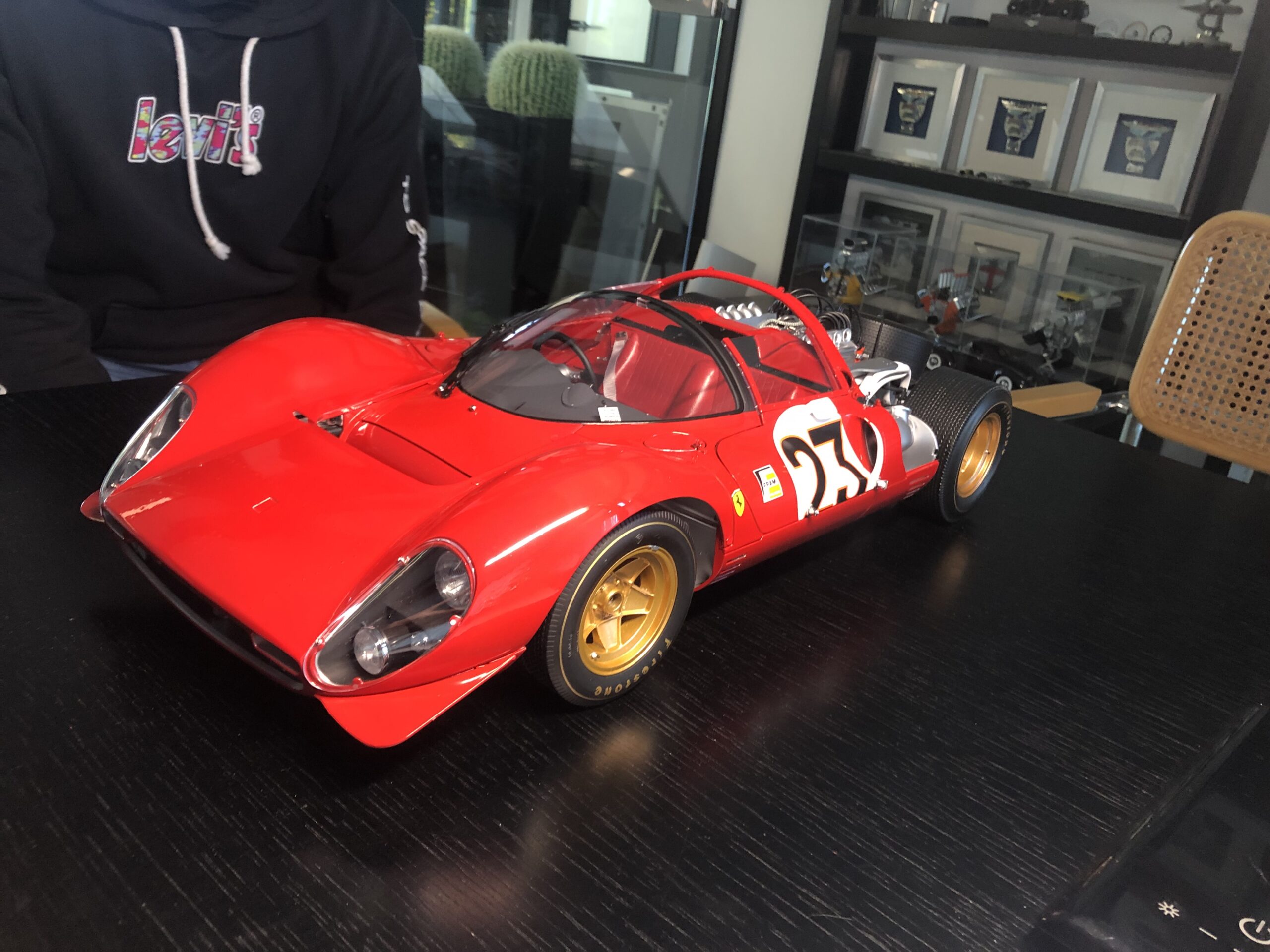 Centauria Ferrari 330 P4 1:8 Fertigmodell - 1/8 - Immagine 3