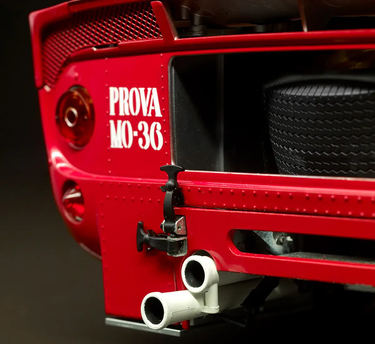 Centauria Ferrari 330 P4 1:8 Fertigmodell - 1/8 - Immagine 10