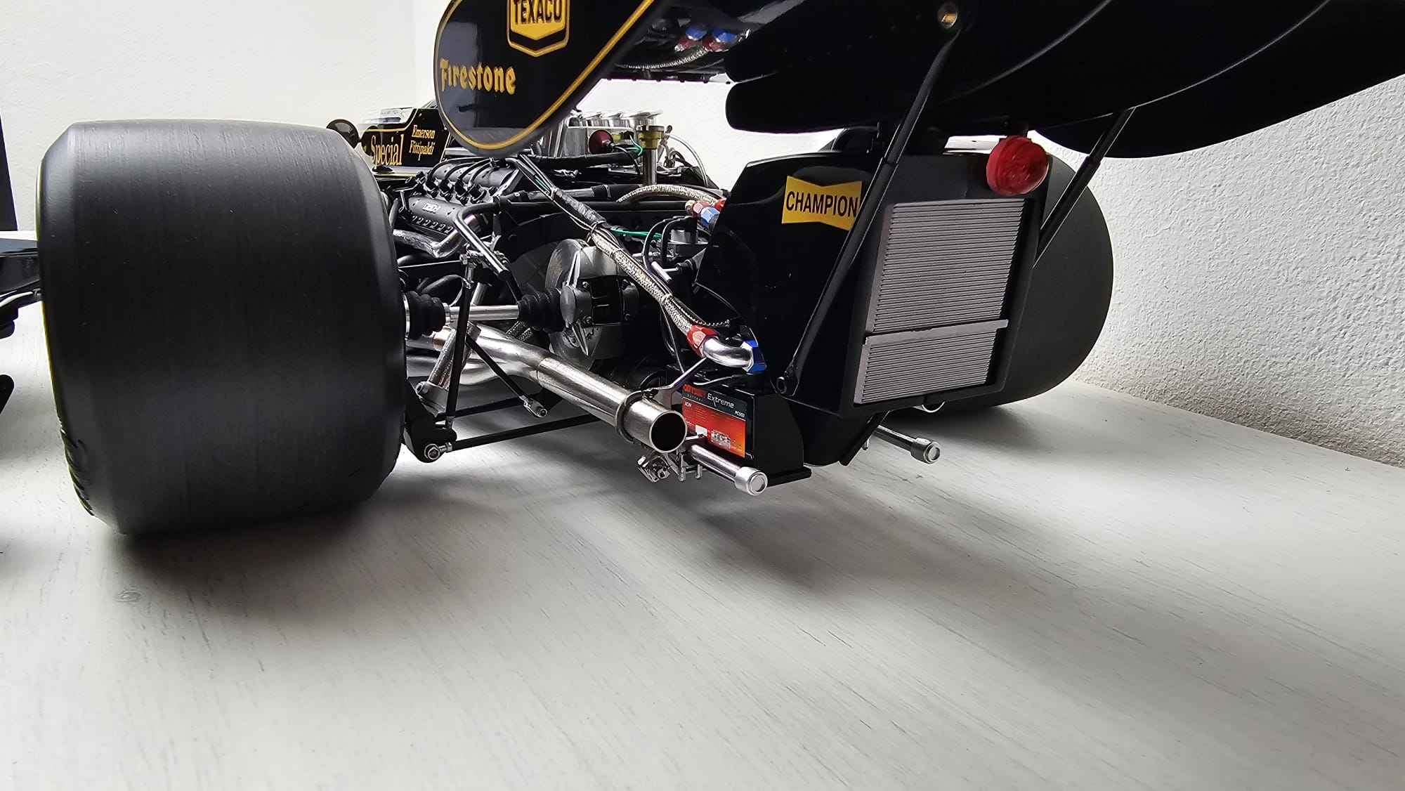Lotus 72D - 1972 British GP - Emerson Fittipaldi - 1/8 Fertigmodell - صورة Lotus 72D - 1972 British GP - Emerson Fittipaldi - 1/8 Fertigmodell - صورة 21