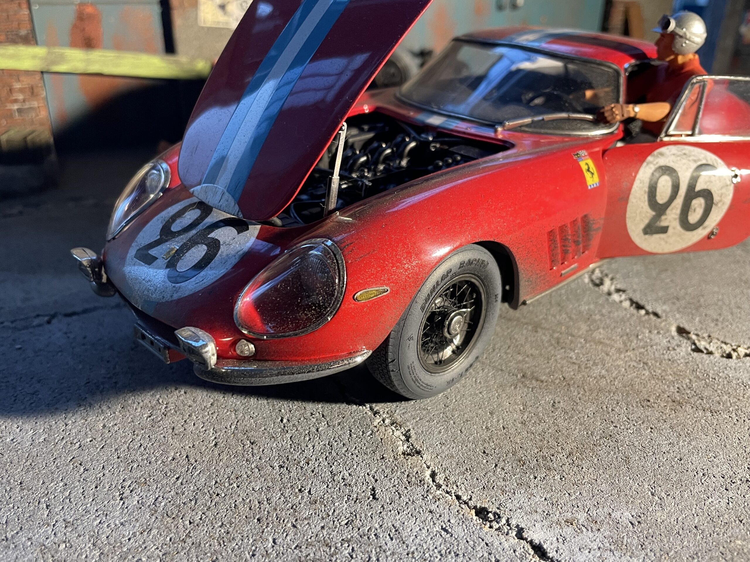 CMC Ferrari 275 GTB/C, 24h Frankreich 1966, Biscaldi/de Bourbon-Parme, #26, one of one weathered by Klaus Exner - 1/18 - Immagine 9