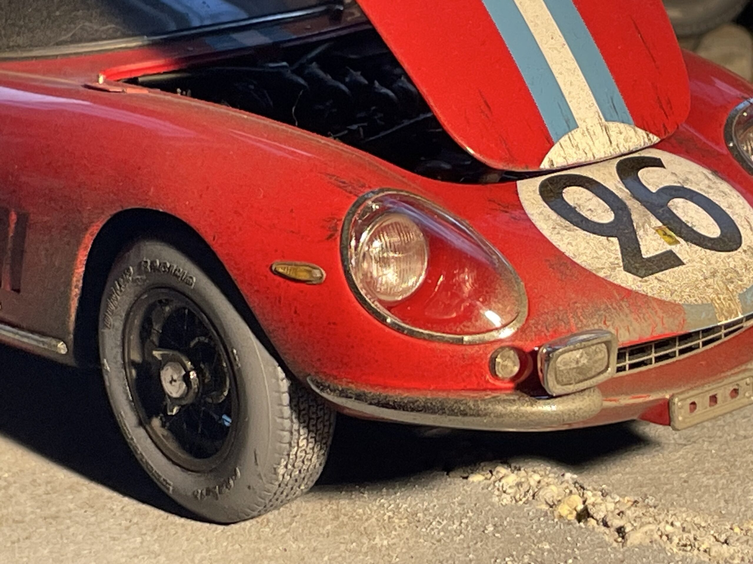 CMC Ferrari 275 GTB/C, 24h Frankreich 1966, Biscaldi/de Bourbon-Parme, #26, one of one weathered by Klaus Exner - 1/18 - Immagine 4