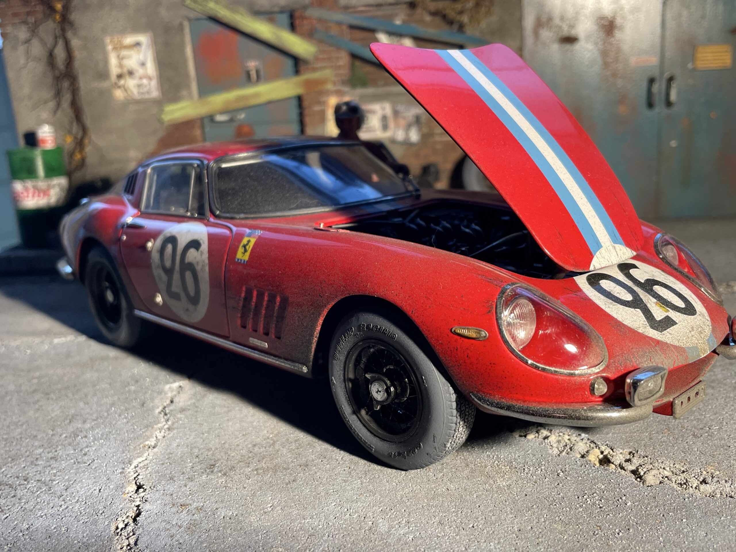 CMC Ferrari 275 GTB/C, 24h Frankreich 1966, Biscaldi/de Bourbon-Parme, #26, one of one weathered by Klaus Exner - 1/18 - Immagine 3