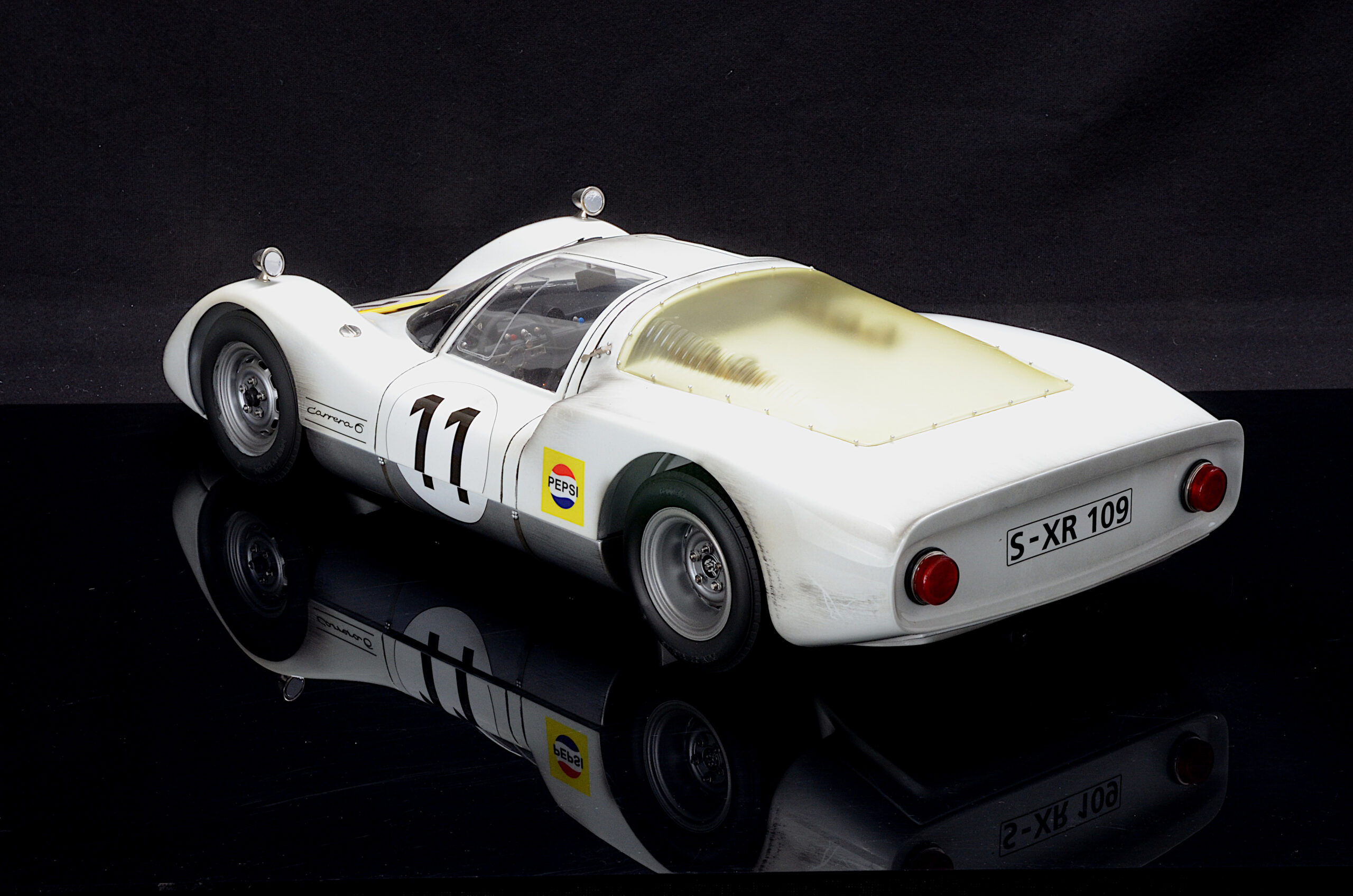 Porsche 906 Fertigmodell 1/8 - 画像2