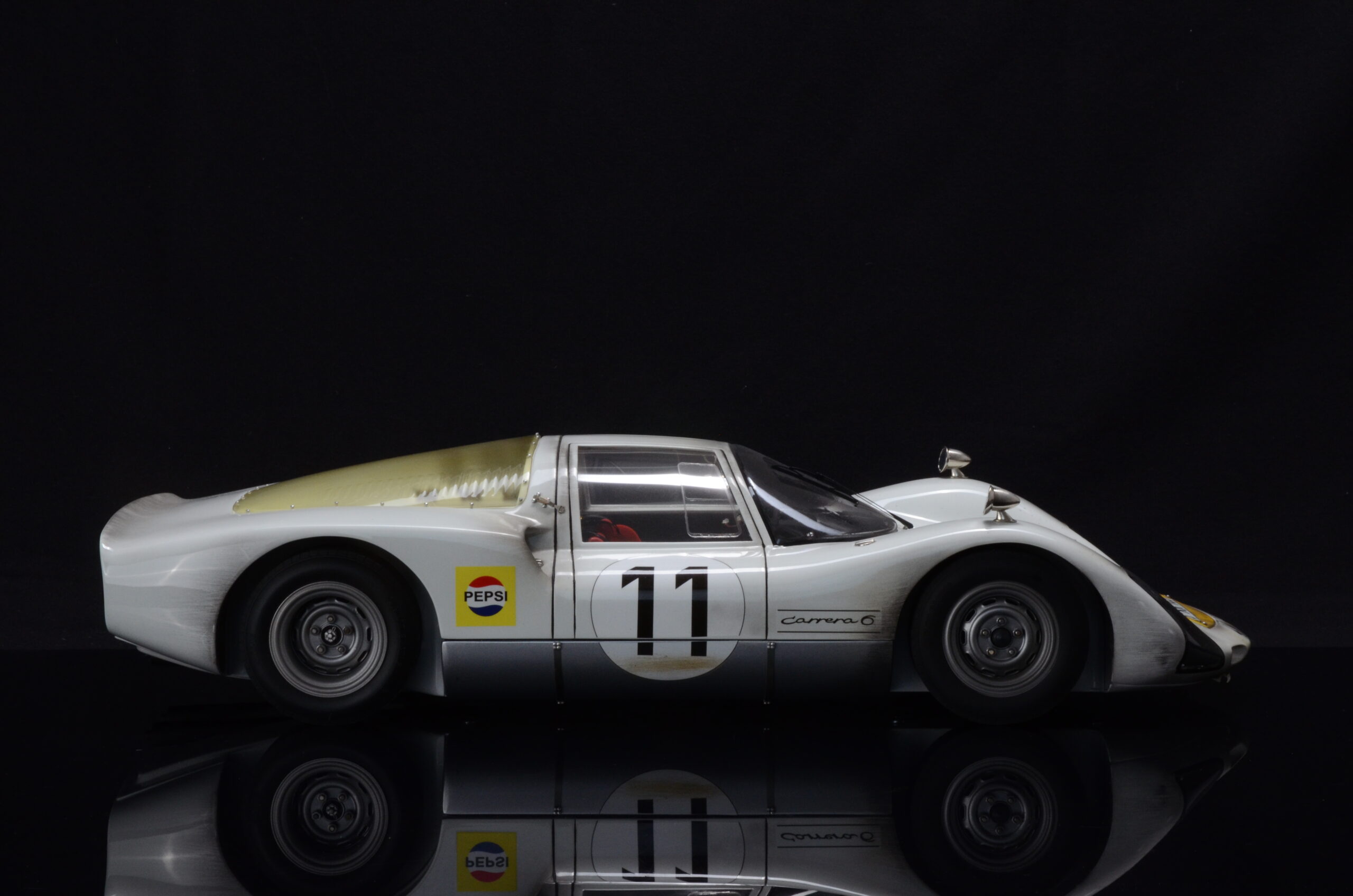 Porsche 906 Fertigmodell 1/8 - 画像3