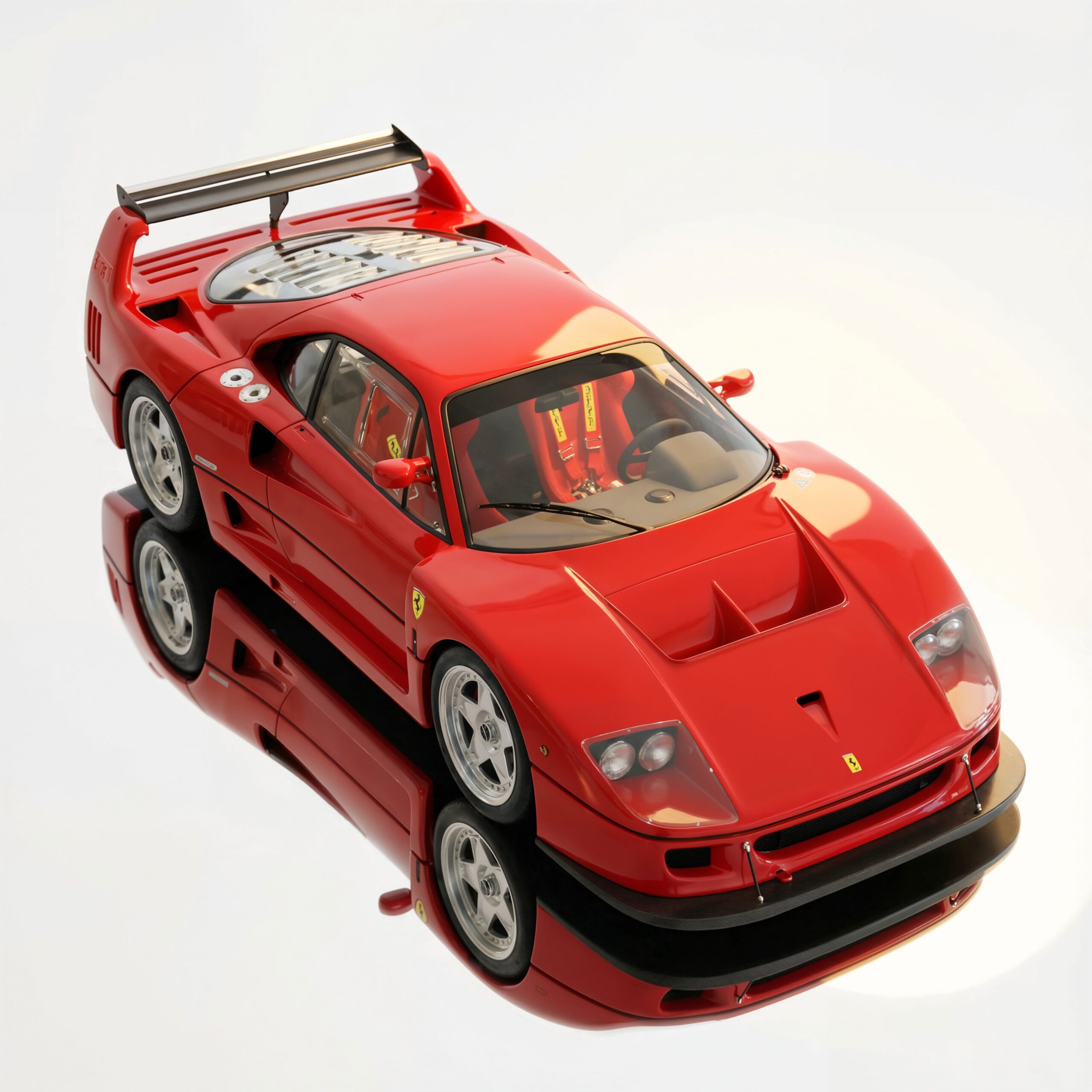 Ferrari F40 Competizione 1:8 Fertigmodell