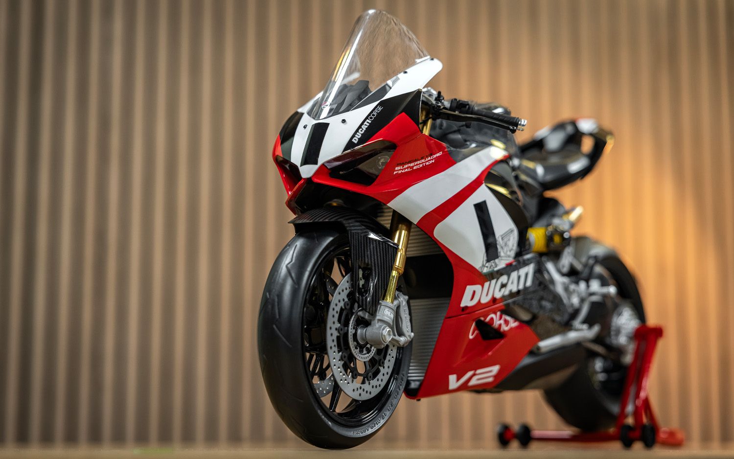 Pocher HK124 Ducati Panigale - V2 Superquadro Final Edition - 1:4 Scale Kit - 画像3