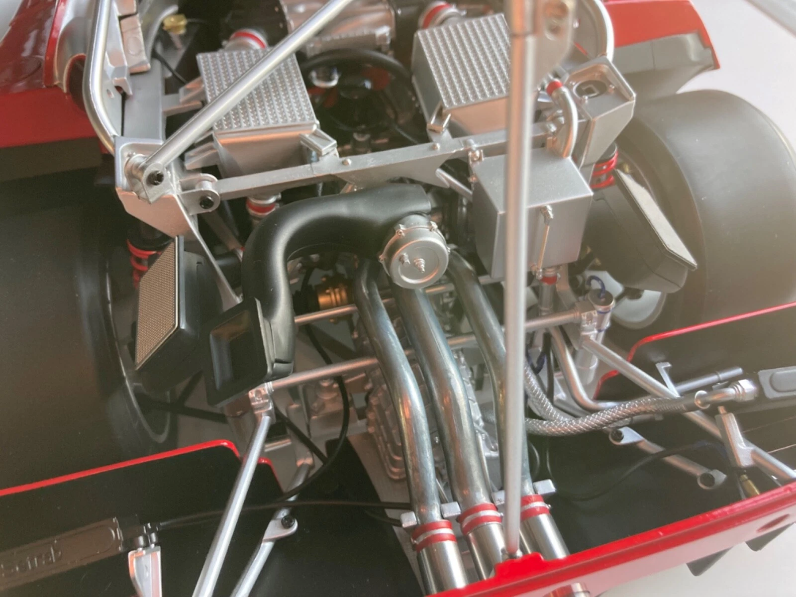 Ferrari F40 Competizione 1:8 Fertigmodell - 1/8 – Bild 12