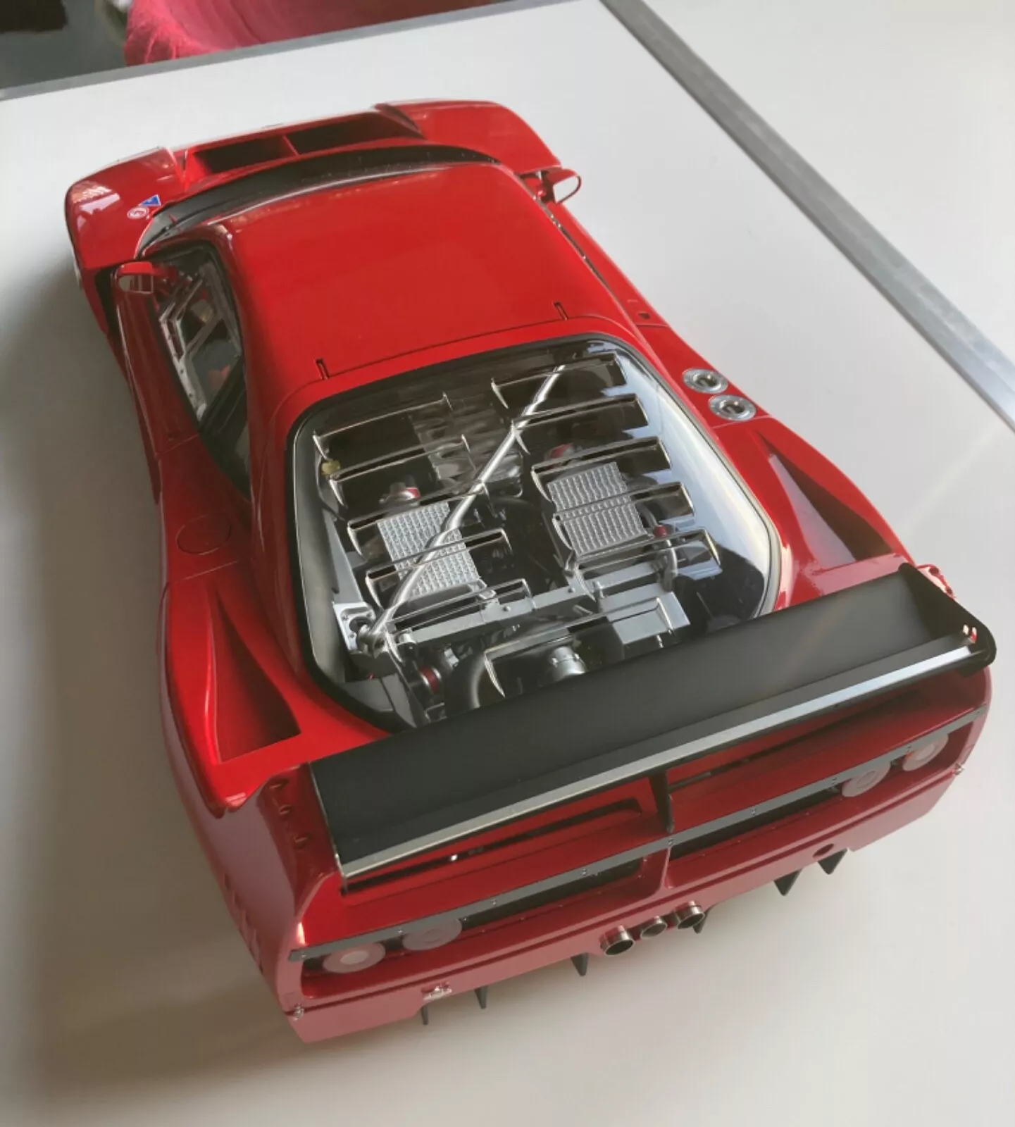 Ferrari F40 Competizione 1:8 Fertigmodell - 1/8 – Bild 16