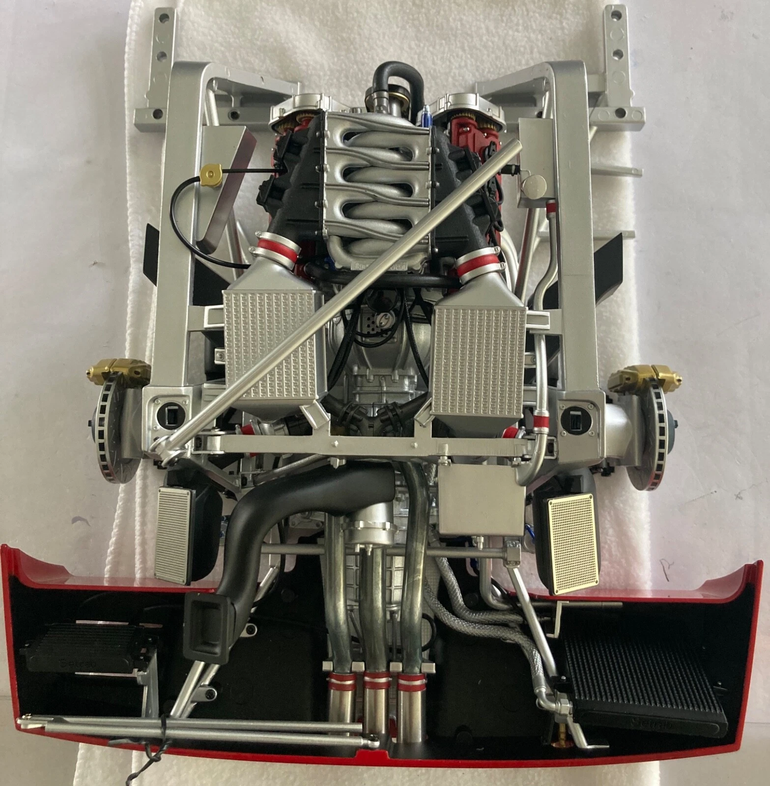 Ferrari F40 Competizione 1:8 Fertigmodell - 1/8 – Bild 7