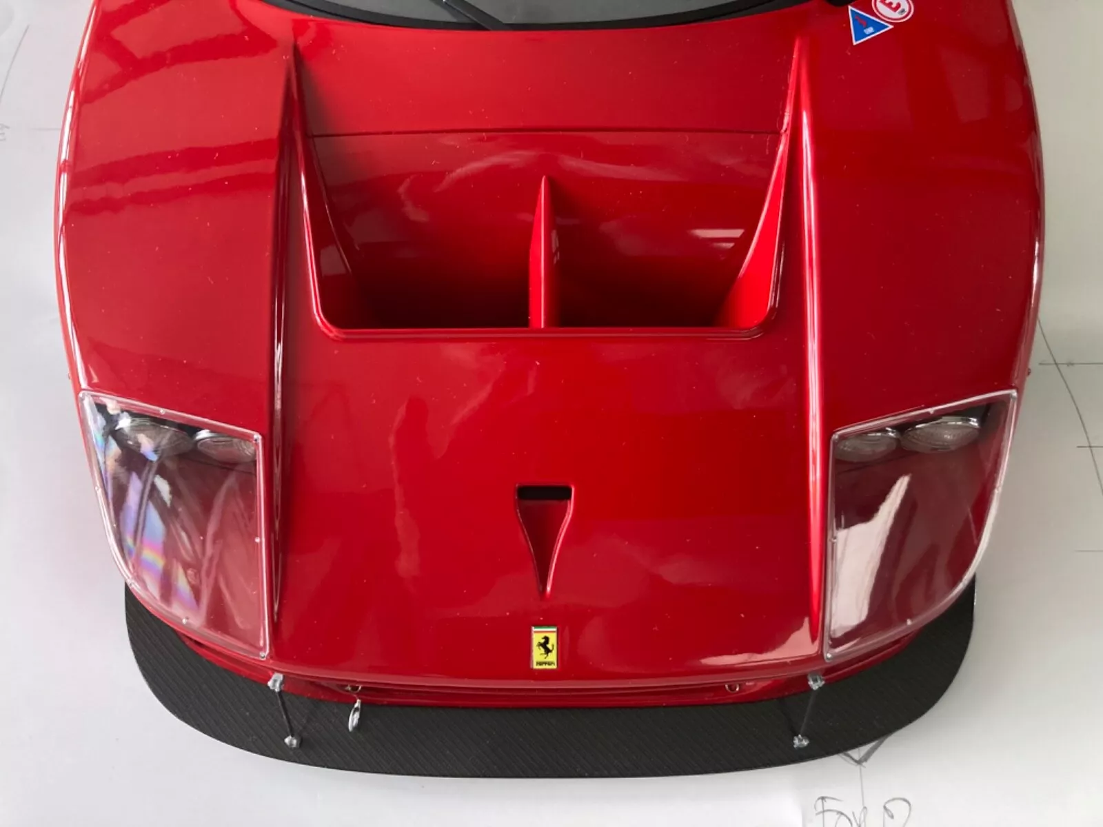Ferrari F40 Competizione 1:8 Fertigmodell - 1/8 – Bild 8