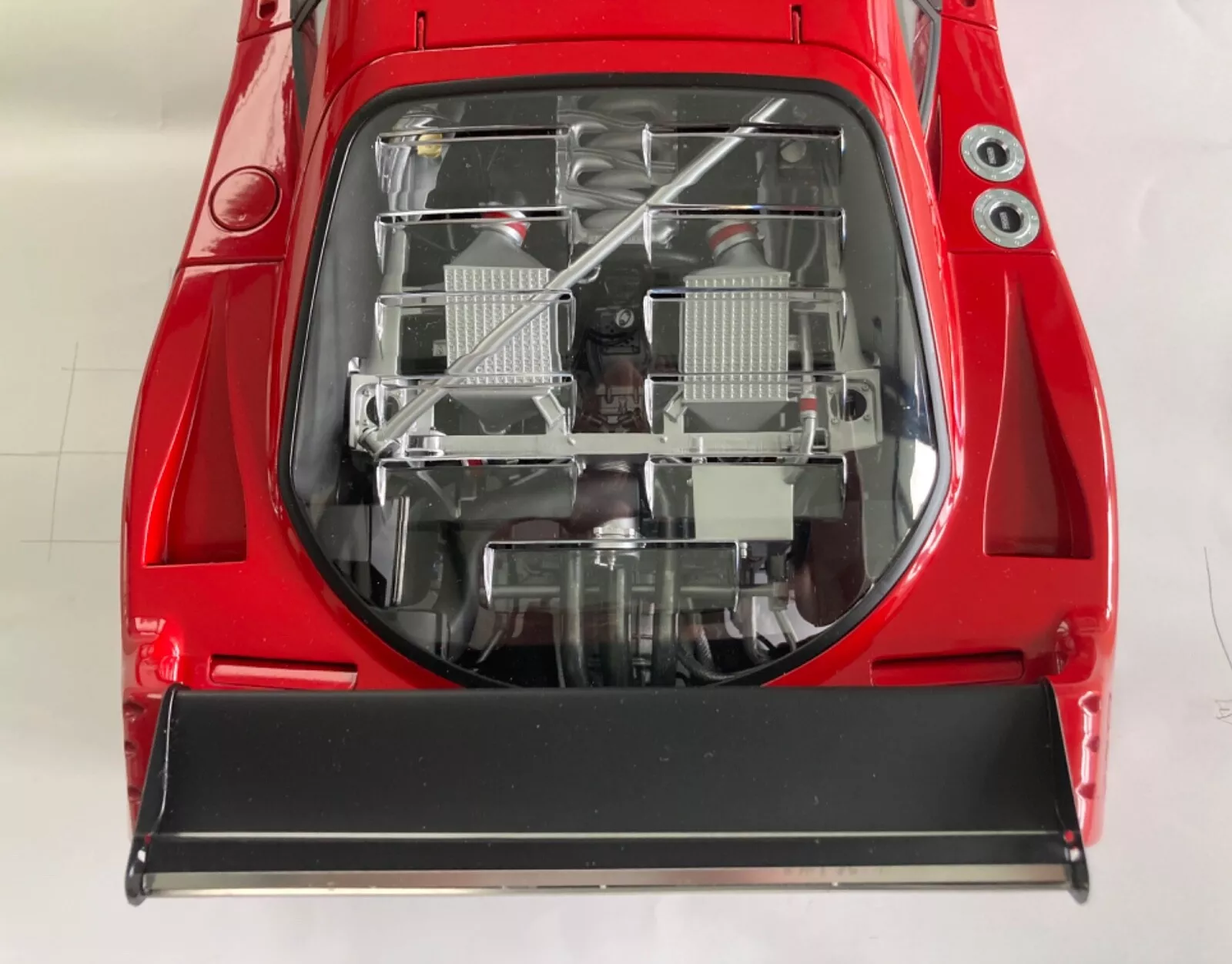 Ferrari F40 Competizione 1:8 Fertigmodell - 1/8 – Bild 18