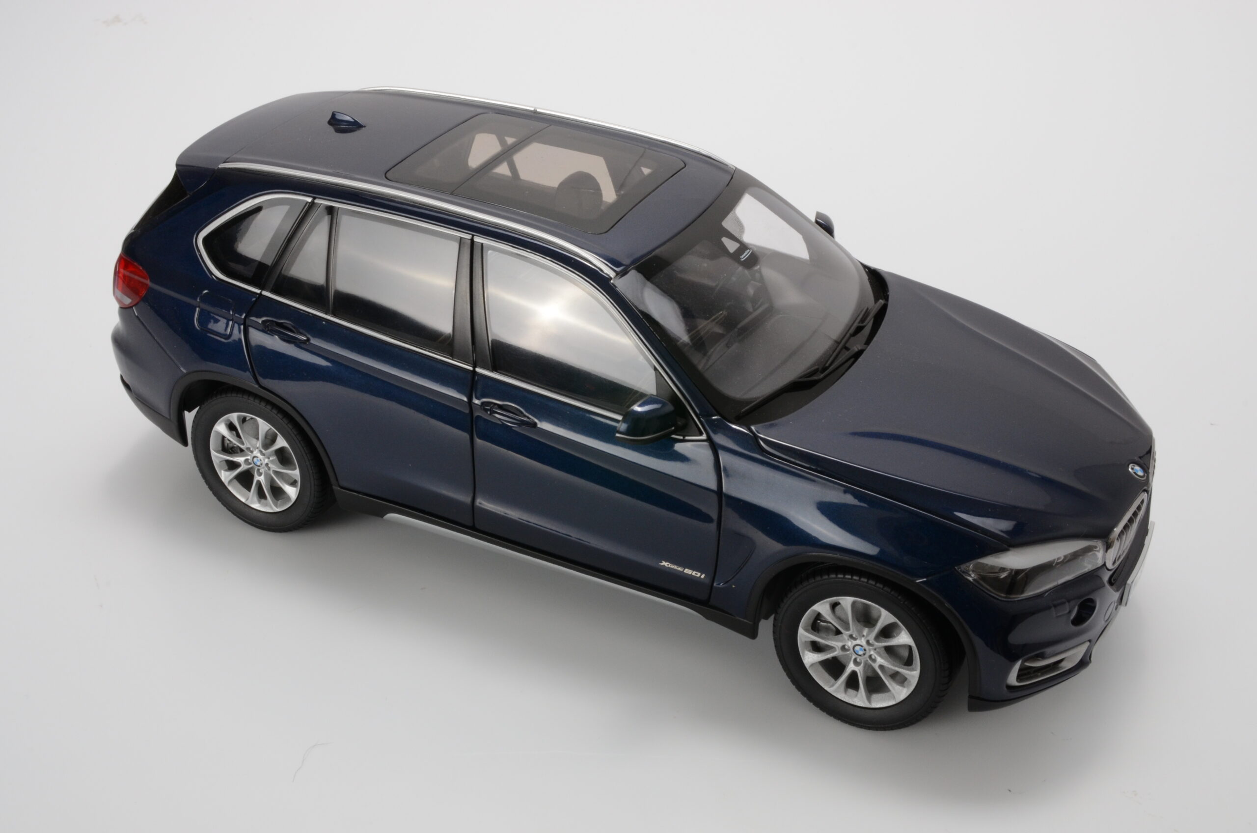 パラゴンモデルズ BMW X5シリーズ インペリアル・ブルー 1/18