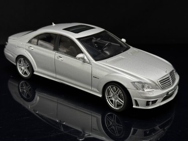 AUTOart メルセデス・ベンツ S63