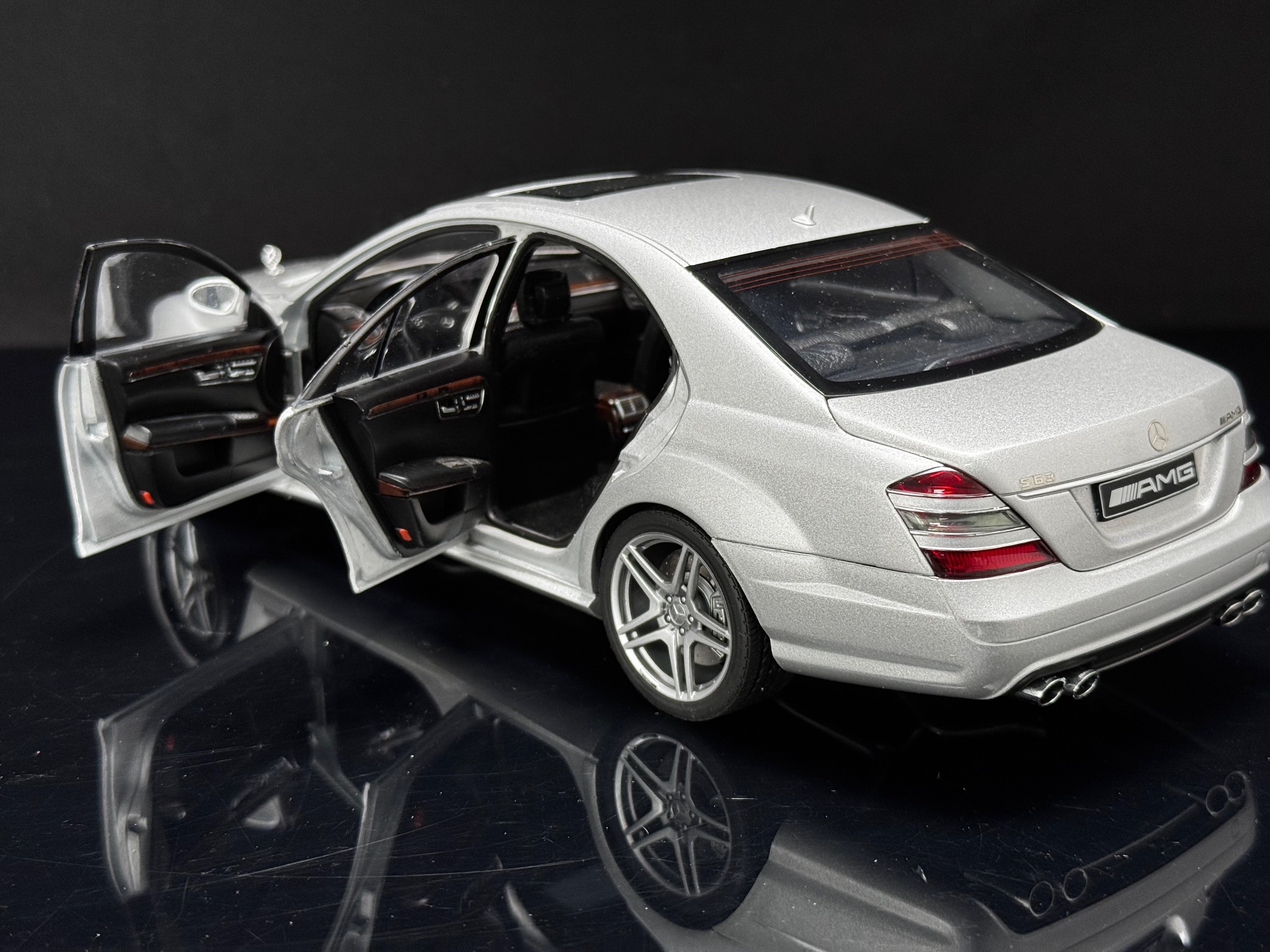 AUTOart メルセデス・ベンツ S63