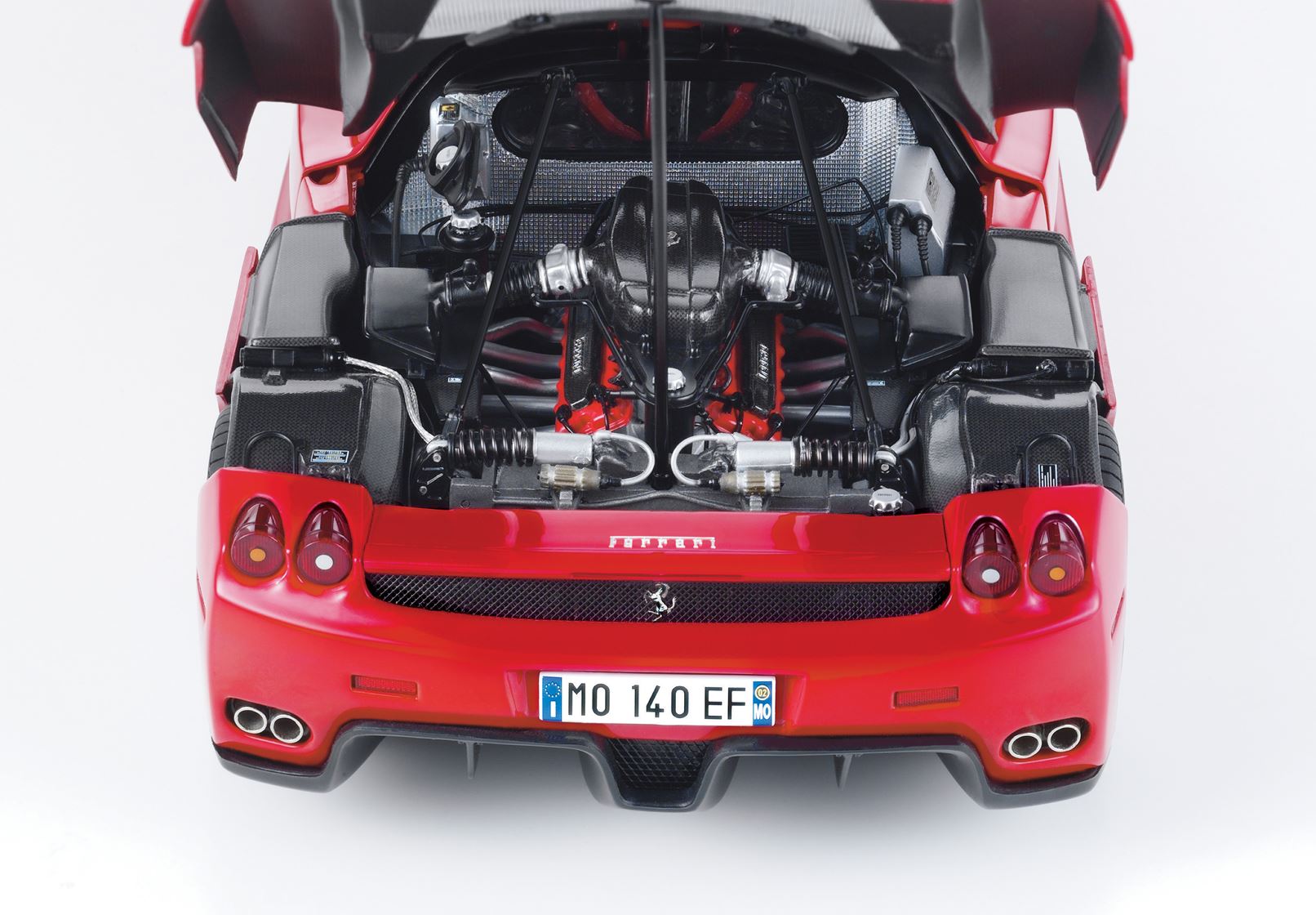 BBR Ferrari Enzo open diecast Rosso Corsa - Silver wheels - Luxury pack - 1/18 - صورة BBR Ferrari Enzo open diecast Rosso Corsa - Silver wheels - Luxury pack - 1/18 - صورة 4