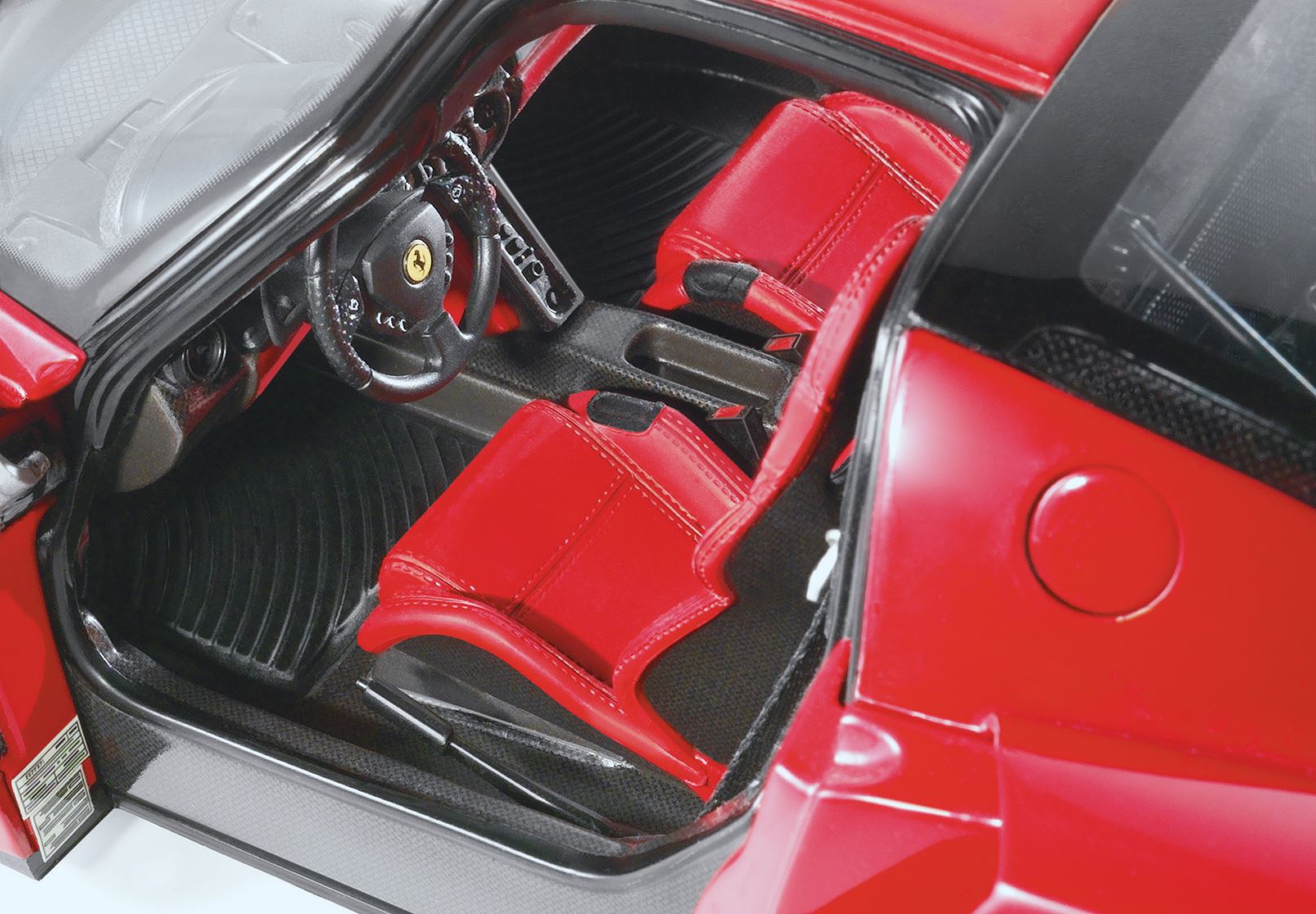 BBR Ferrari Enzo open diecast Rosso Corsa - Silver wheels - Luxury pack - 1/18 - صورة BBR Ferrari Enzo open diecast Rosso Corsa - Silver wheels - Luxury pack - 1/18 - صورة 2