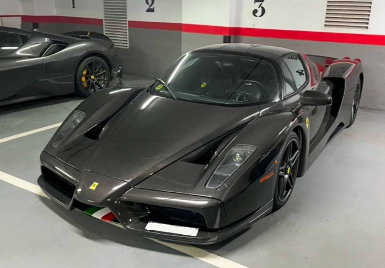 Ferrari Enzo open diecast Full carbon - raya italiana - polifoam pack - 1/18