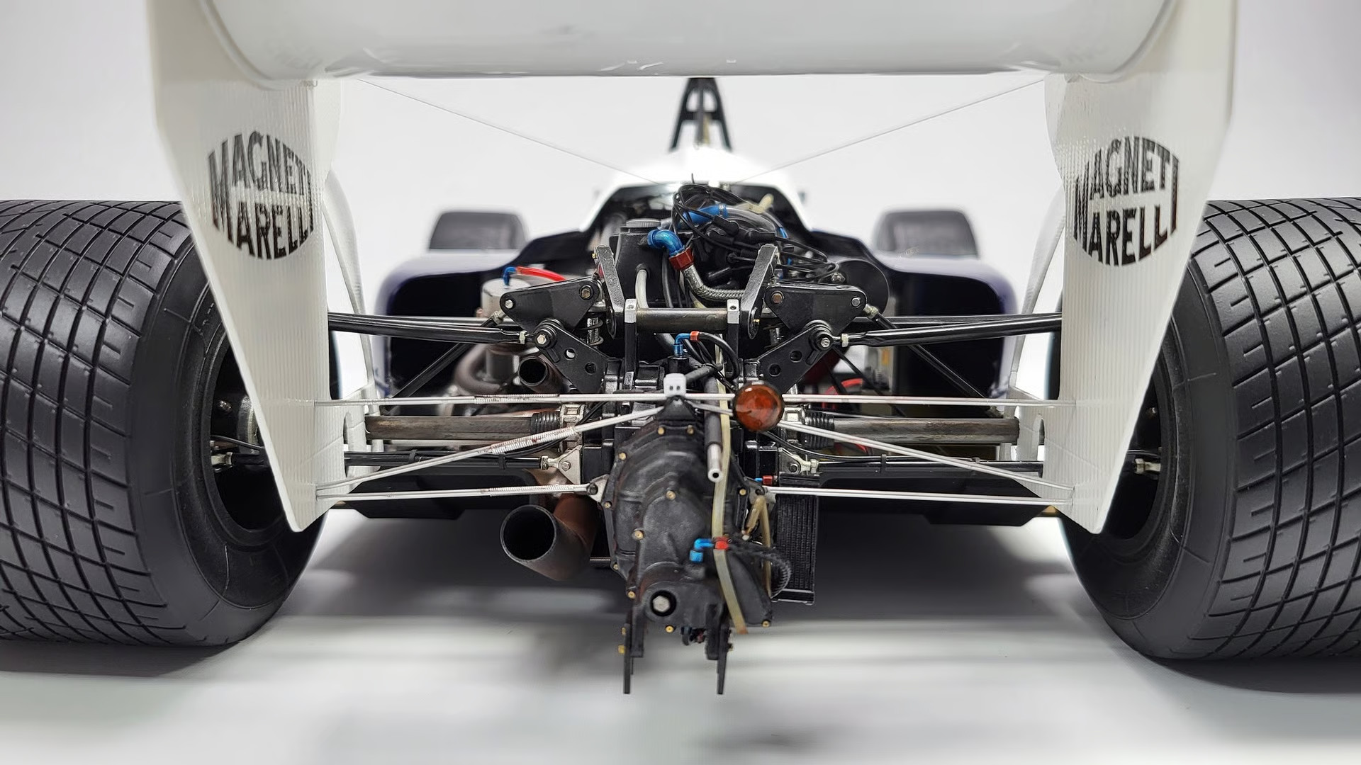 Factoryeight Toleman TG184 - Monaco 1984 1:8 Maßstab- 1/8 - Imagen 5