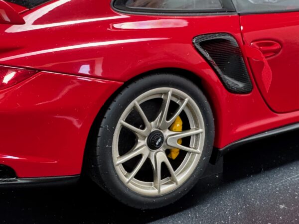 AUTOart ポルシェ911 (997) GT2 RS