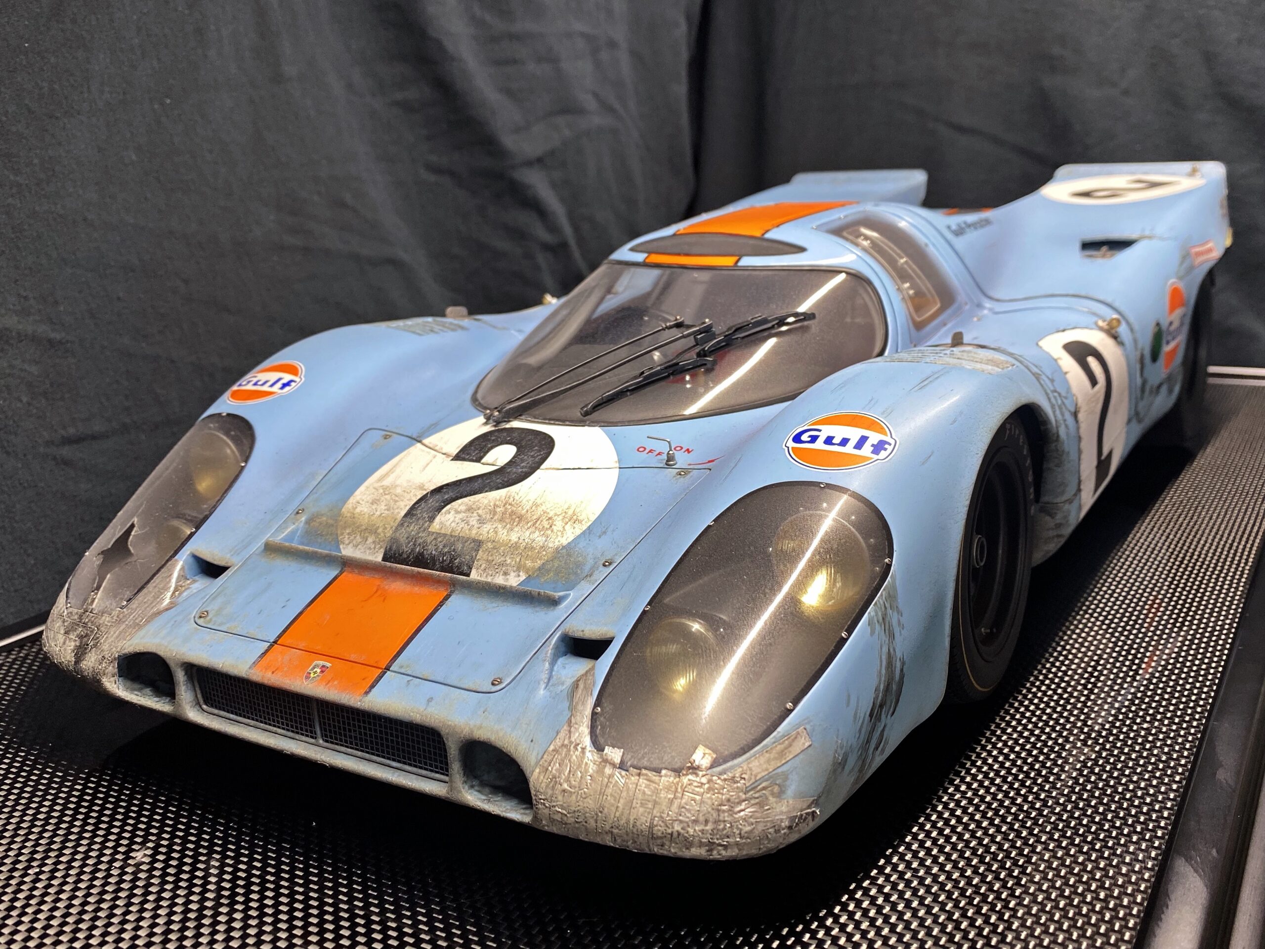 Amalgam Porsche 917K - Sieger von 1970 Daytona - Gulf-Lackierung - Race Weathered - 1/8 – Bild 13