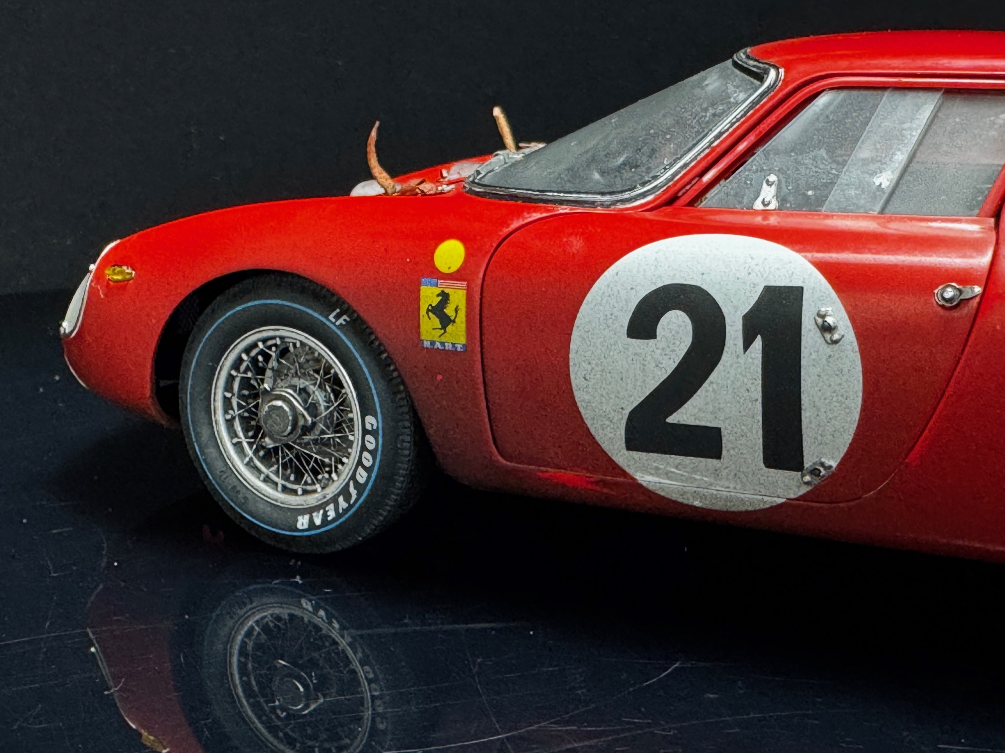 modelcars24 authentic CMC Ferrari 250 LM Le Mans Winner 1965 Rindt/Gregory – Bild 11