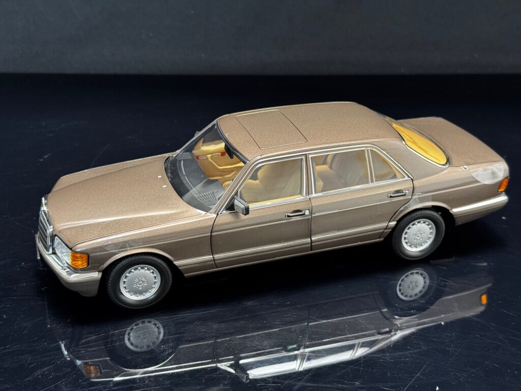 ノレフ メルセデス・ベンツ 560 SEL (1985-1991) インパラ ブラウン 1/18