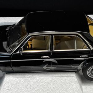 Norev Mercedes Benz 200 1982 black - 1/18