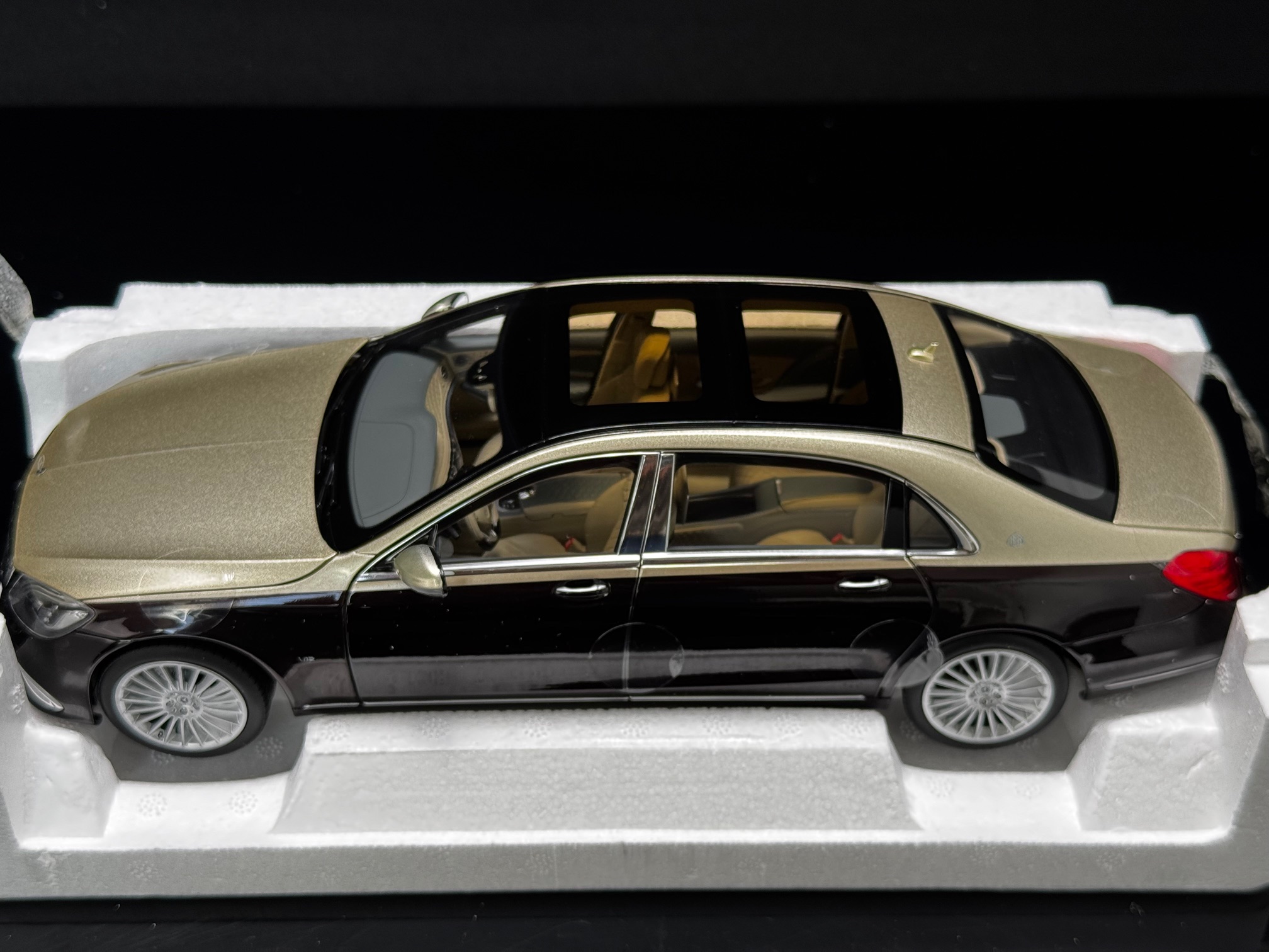 ノレフ メルセデス・ベンツ マイバッハ S 650 2018 ダークレッド