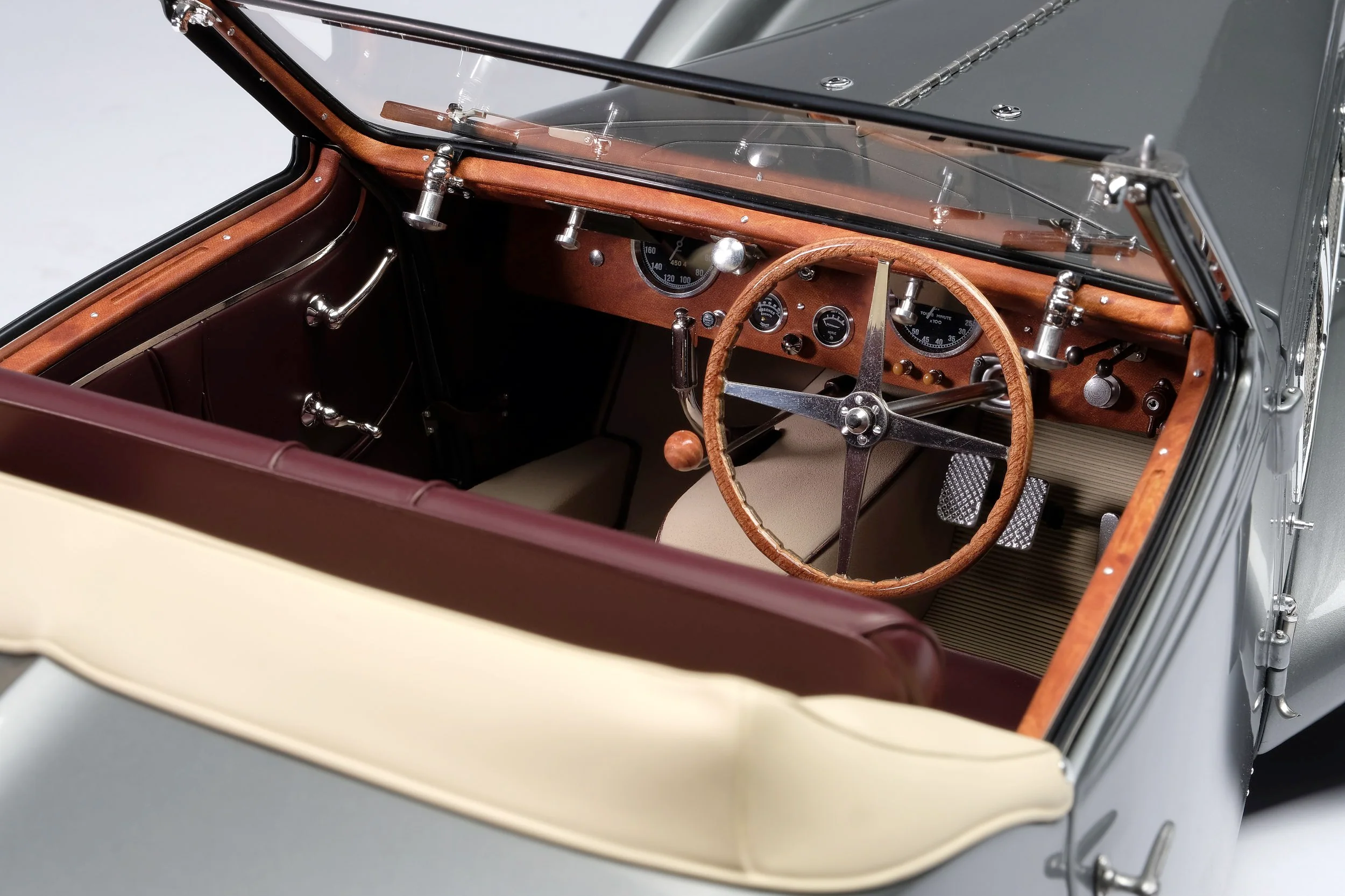 Amalgam Bugatti Type 57SC Gangloff Cabriolet | Limitierte Auflage 1/8 – Bild 3