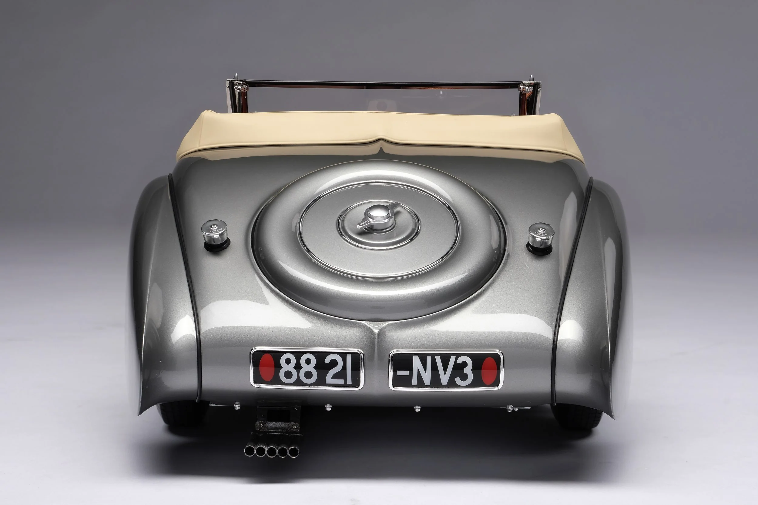 Amalgam Bugatti Type 57SC Gangloff Cabriolet | Limitierte Auflage 1/8 – Bild 7