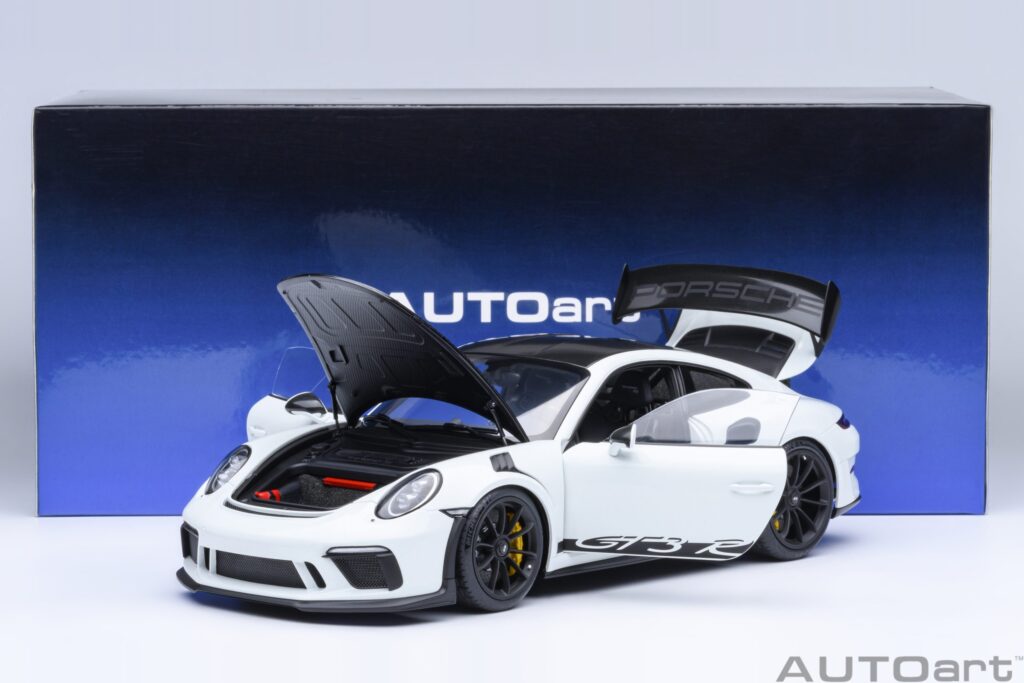 AUTOart ポルシェ 911 (991.2) GT2RS 2017 ヴァイザッハ・パッケージ (whi)