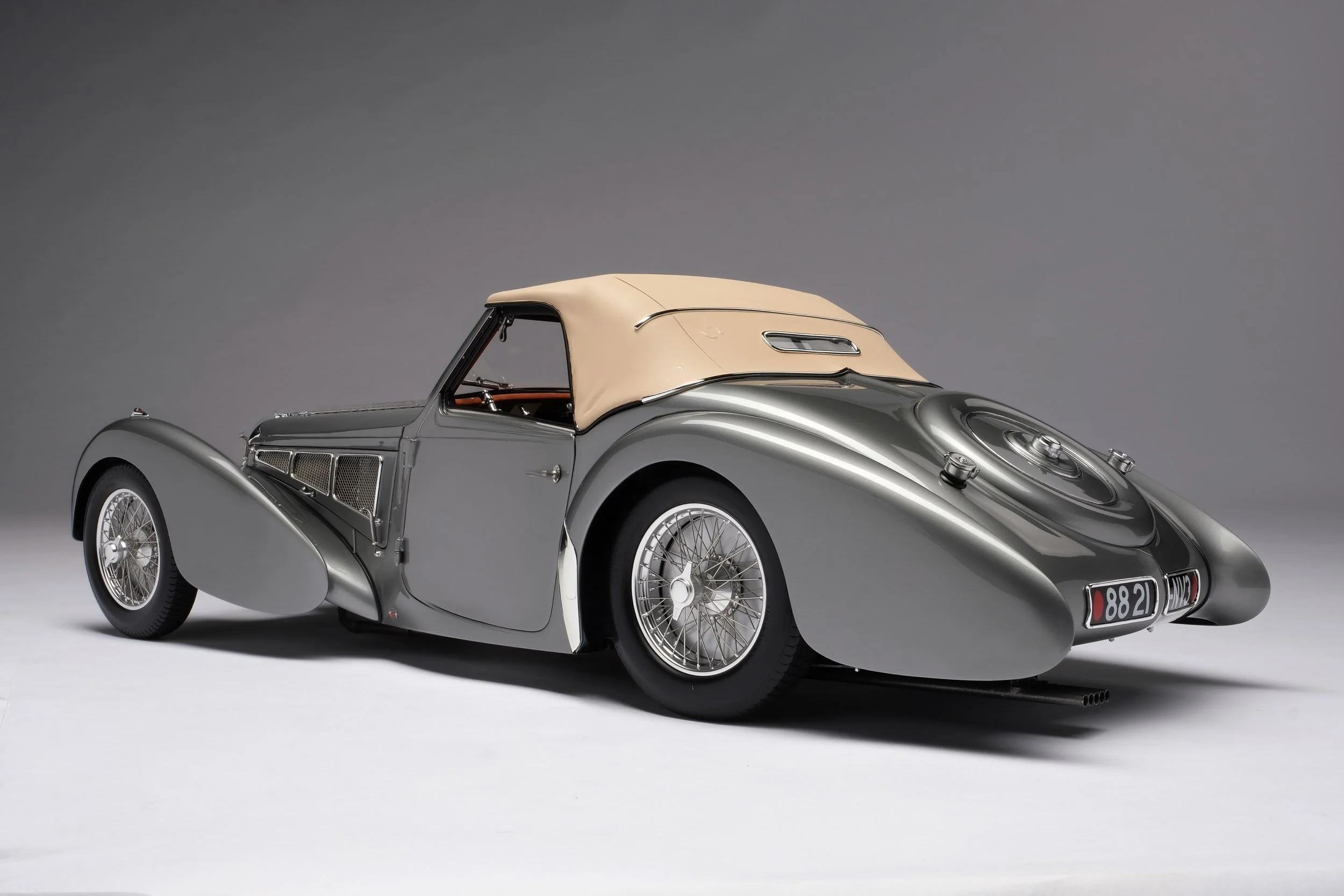 Amalgam Bugatti Type 57SC Gangloff Cabriolet | Limitierte Auflage 1/8 – Bild 6