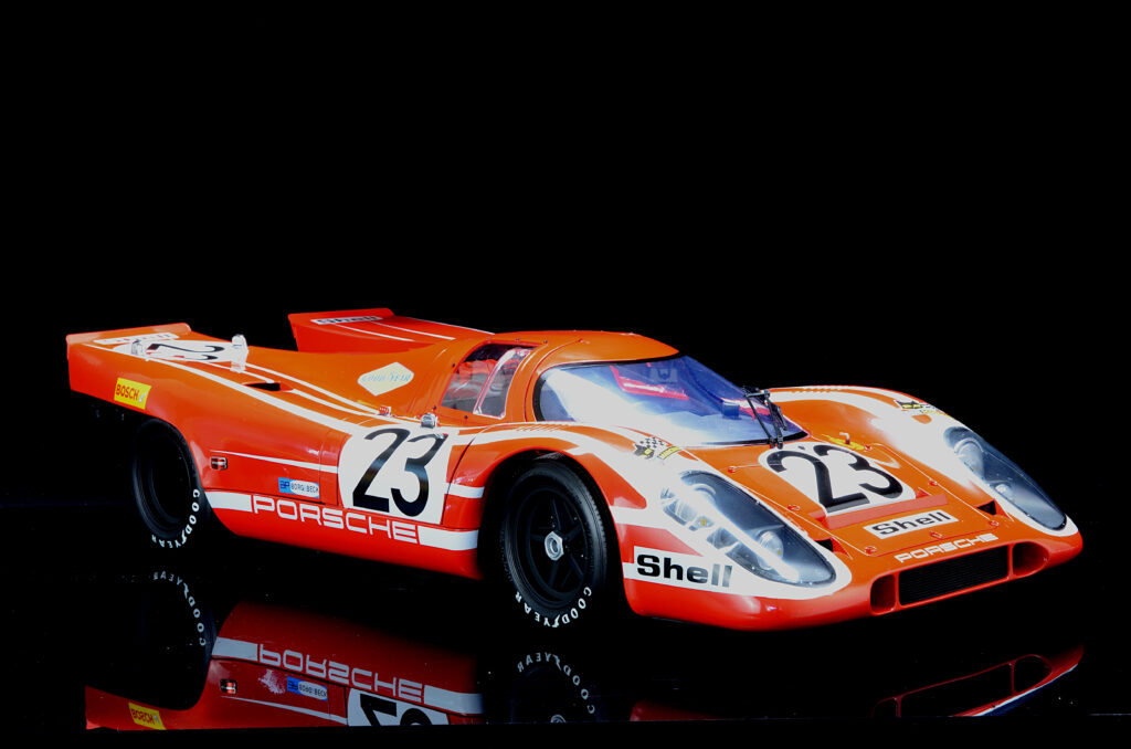 ポルシェ917 写真集「Porsche 917」2008年 2nd 改訂版 917-2-1024x678.jpg