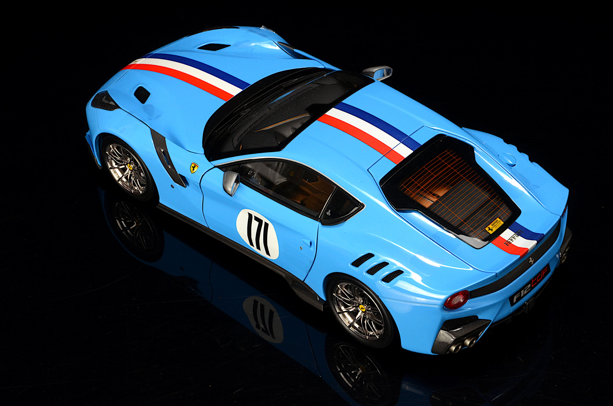 BBR Ferrari F12 TDF Tailor Made hellblau - 1/18 - Imagen 5