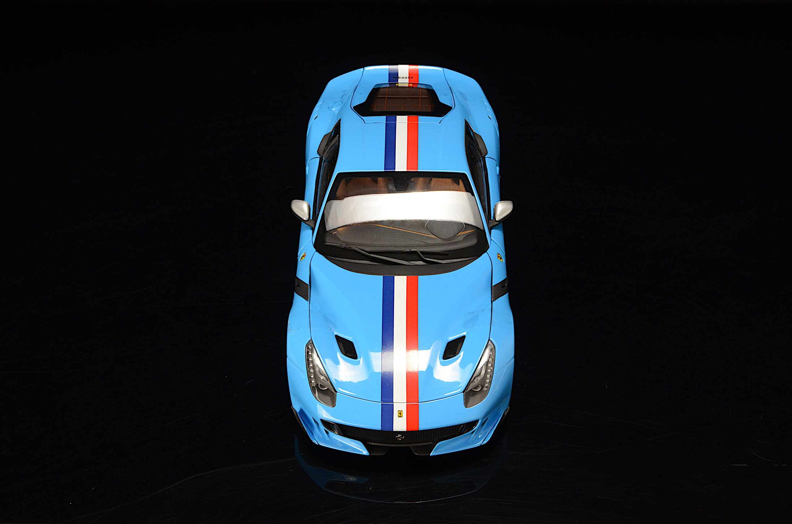 BBR Ferrari F12 TDF Tailor Made hellblau - 1/18 - Imagen 4