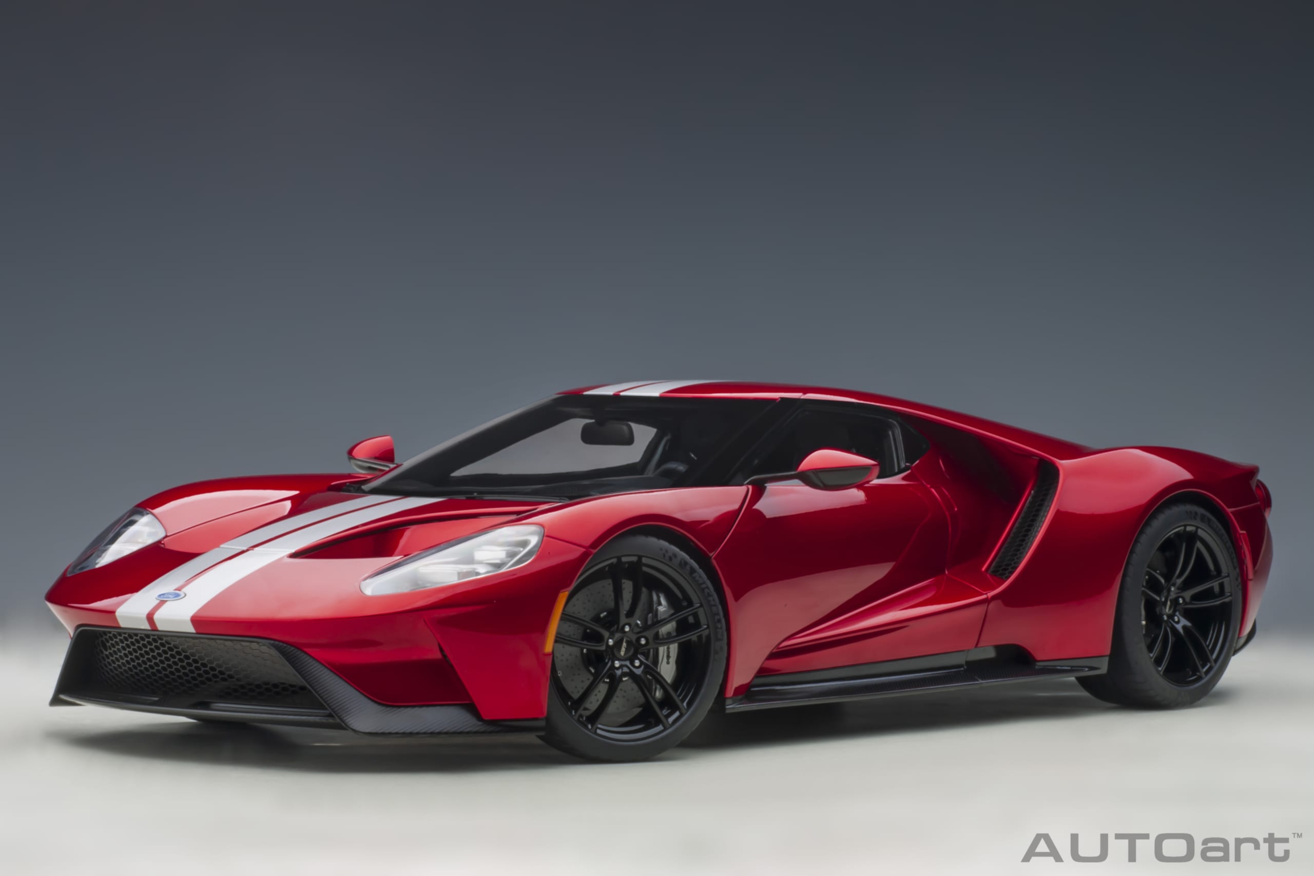 AUTOart Ford GT 2017 1:12 - Liquid Red / Silver Stripes